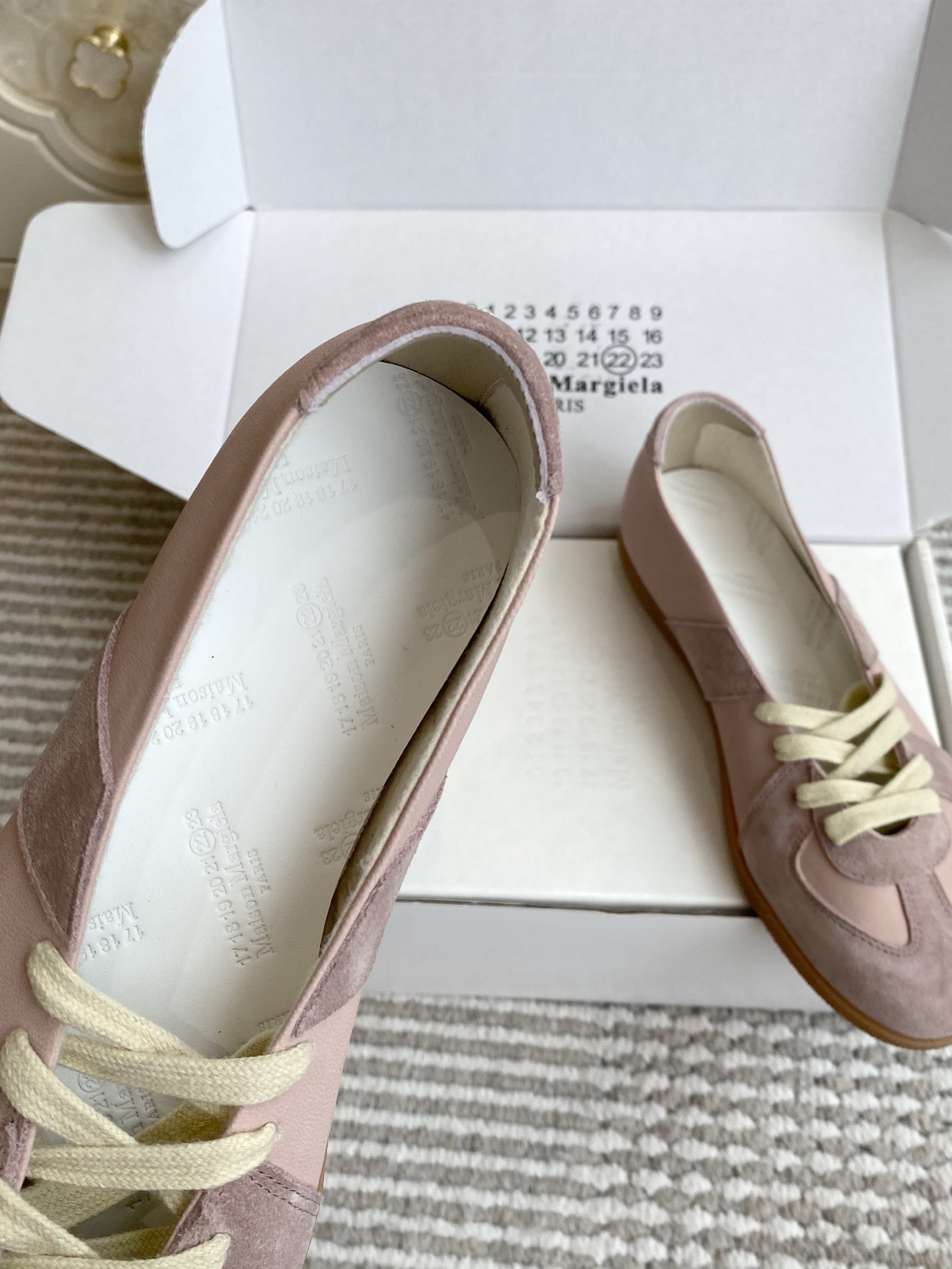 Кроссовки-балетки женские MM6 Maison Margiela розового цвета