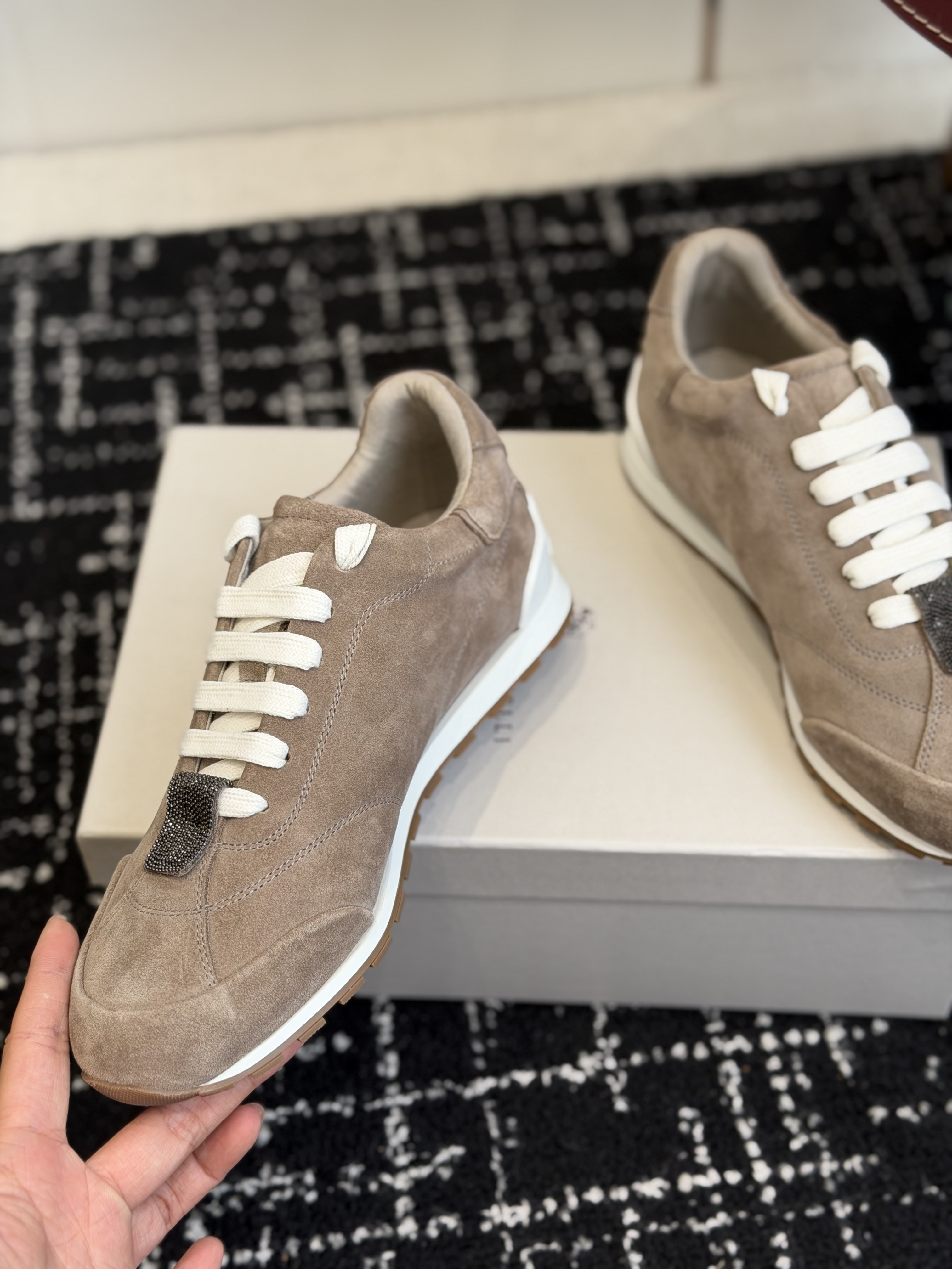 Кроссовки женские в стиле Brunello Cucinelli бежевого цвета