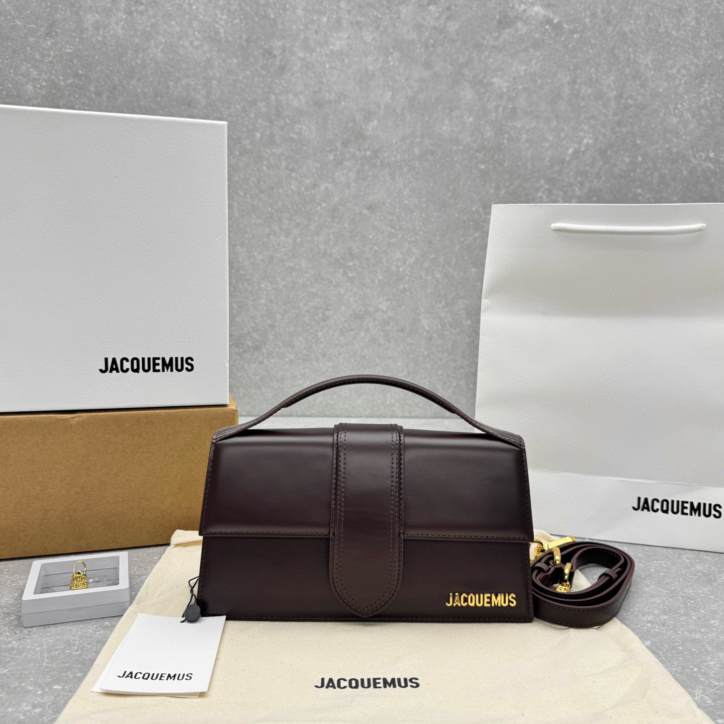 Сумка женская в стиле Jacquemus Le Bambino из натуральной кожи шоколадного цвета