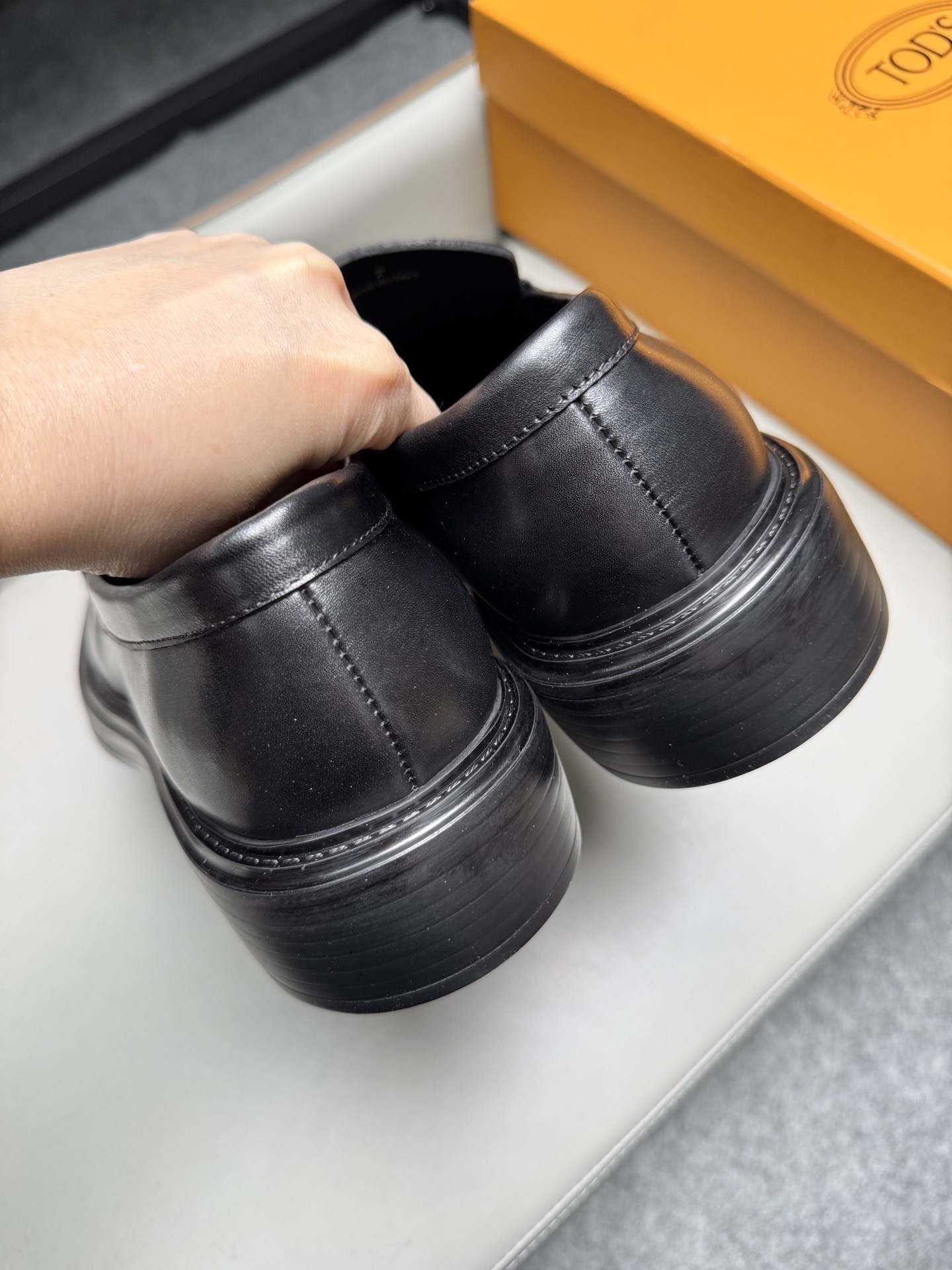 Лоферы мужские в стиле Tod’s чёрного цвета