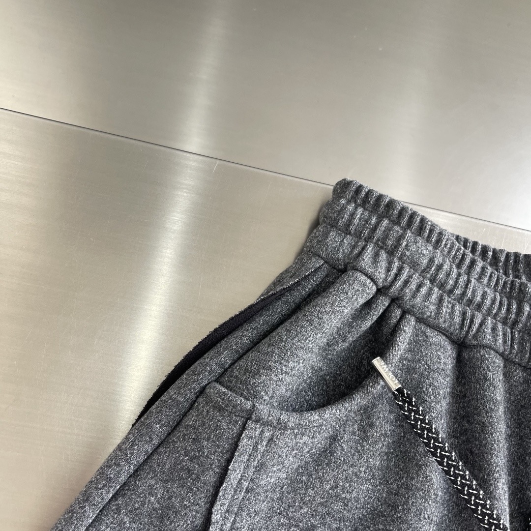 Брюки мужские в стиле LOEWE из шерстяной ткани тёмно-серого цвета 