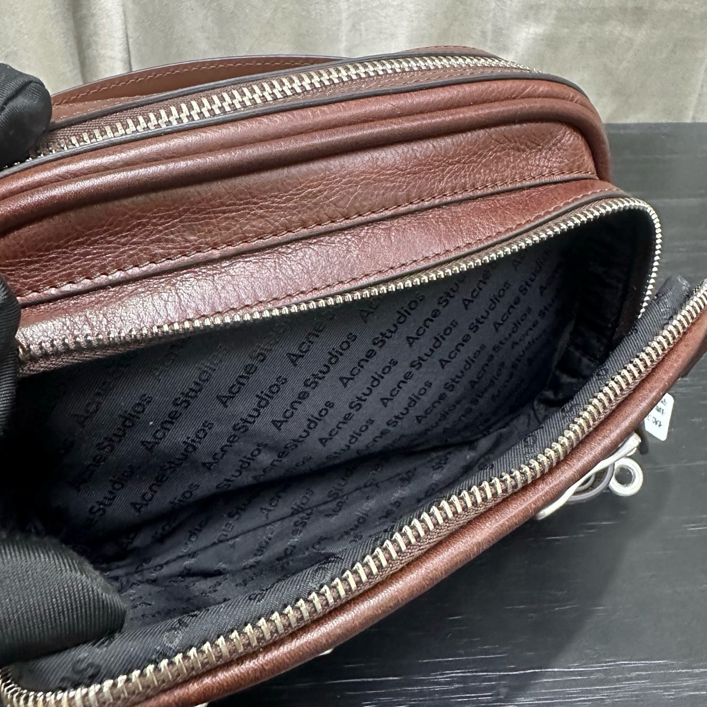 Сумка женская Acne Studios Camero коричневого цвета