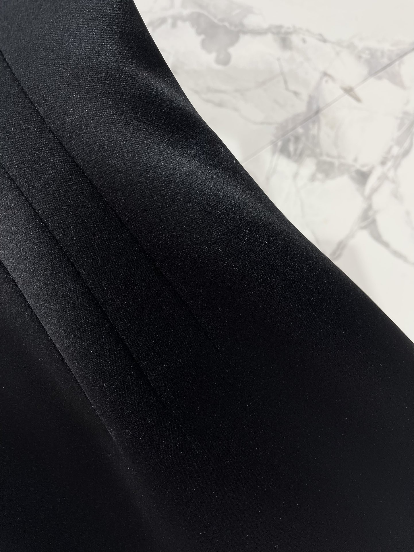 Платье женское в стиле Ermanno Scervino на бретелях с кружевом черного цвета