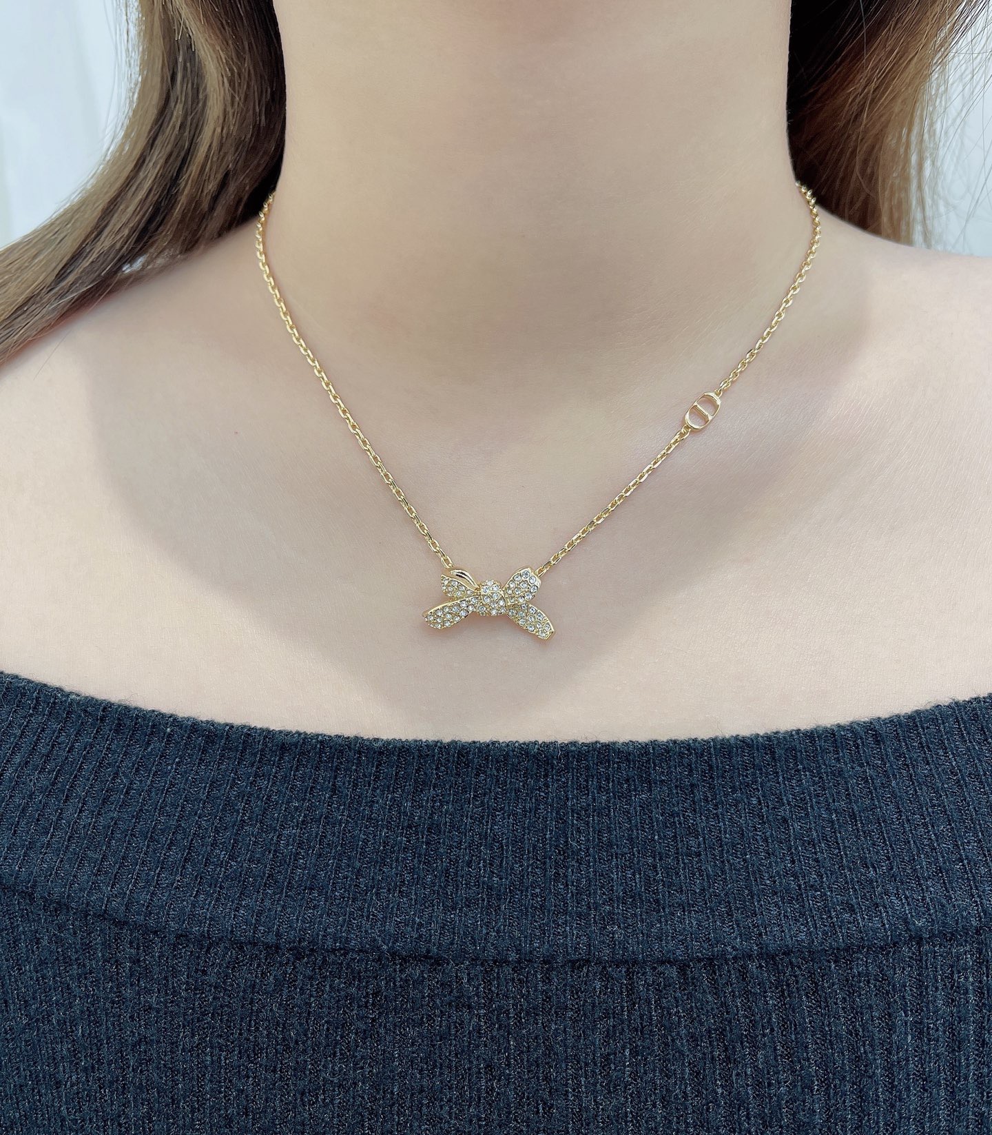 Подвеска женская в стиле Dior Delicate Bow