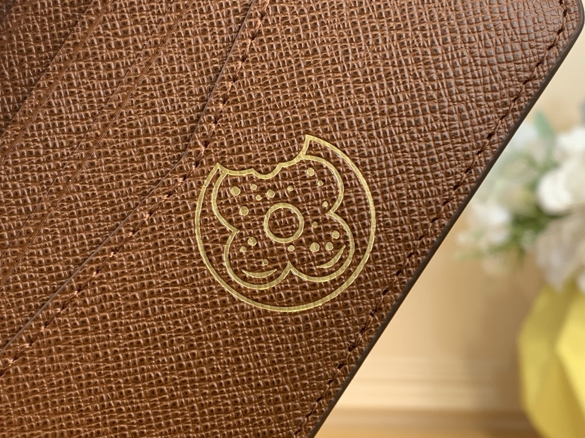 Кошелёк унисекс в стиле Louis Vuitton Slender Monogram Donuts компактный коричневого цвета