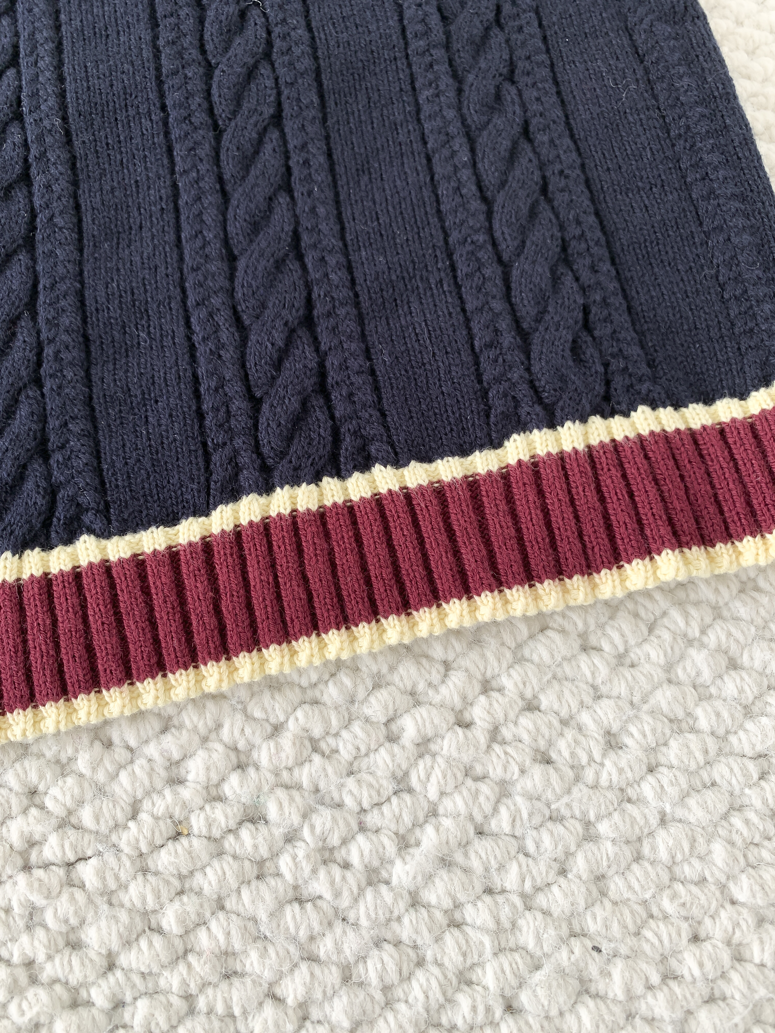 Юбка женская в стиле Chanel тёмно-синего цвета с контрастной отделкой