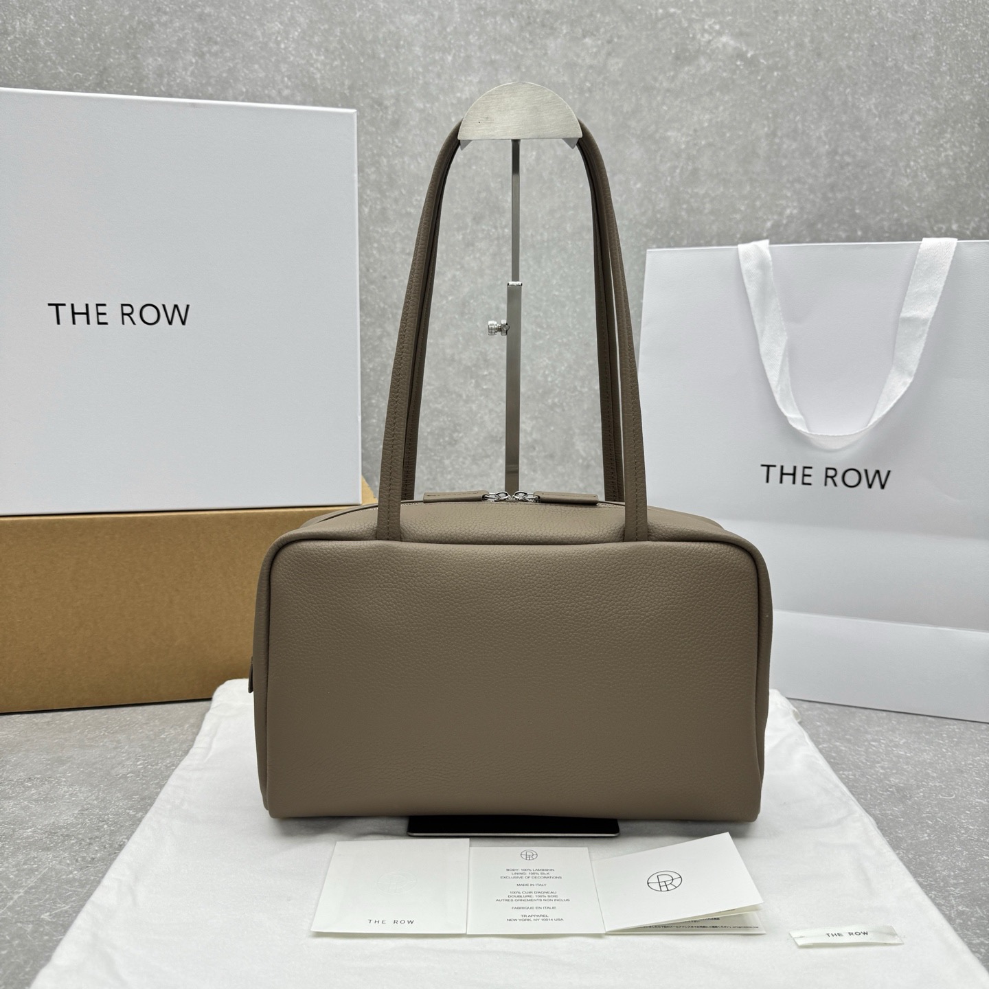 Сумка женская в стиле The Row Astra  серо-бежевого цвета