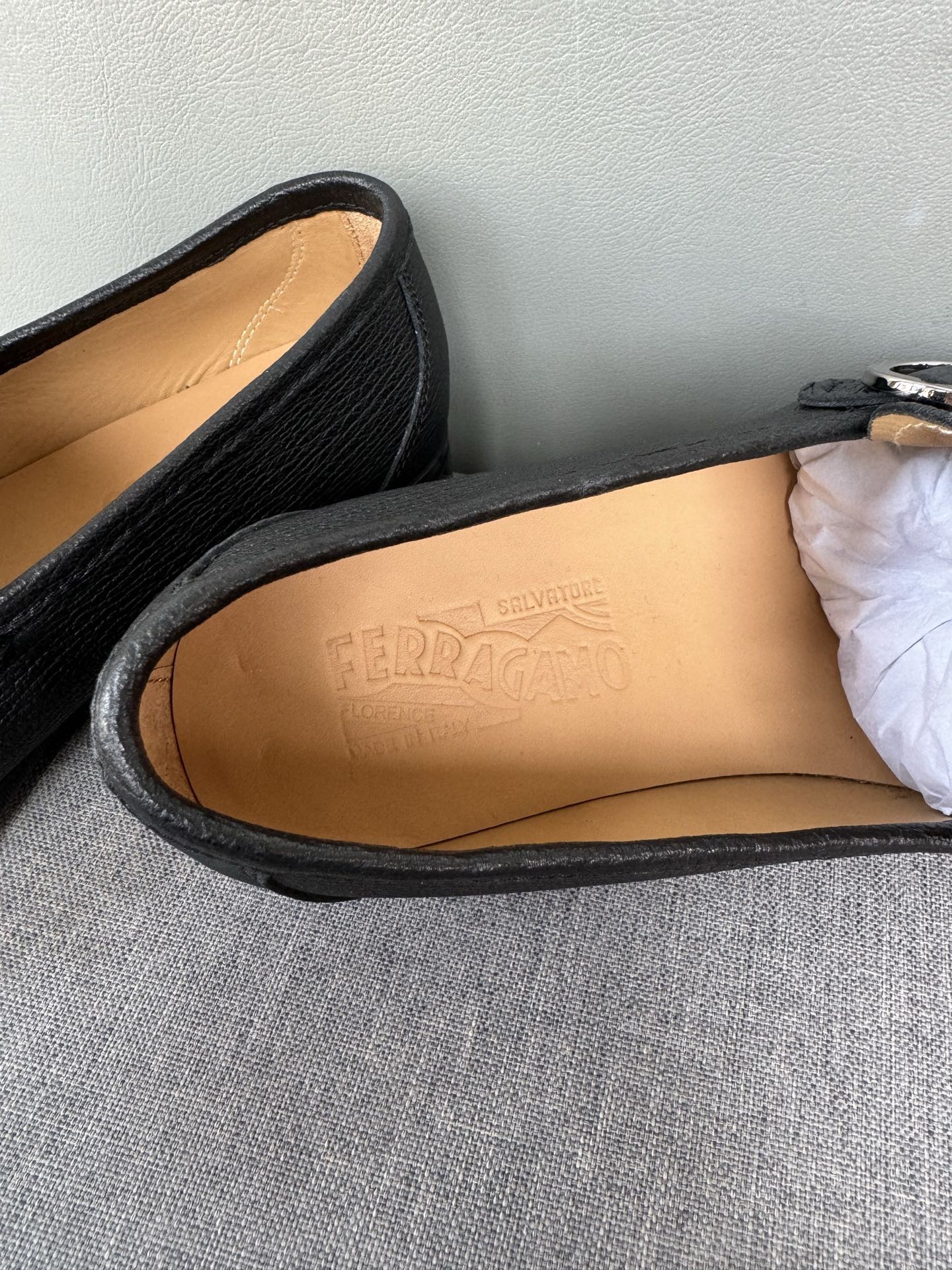 Лоферы мужские в стиле Ferragamo Gancini из натуральной кожи черного цвета