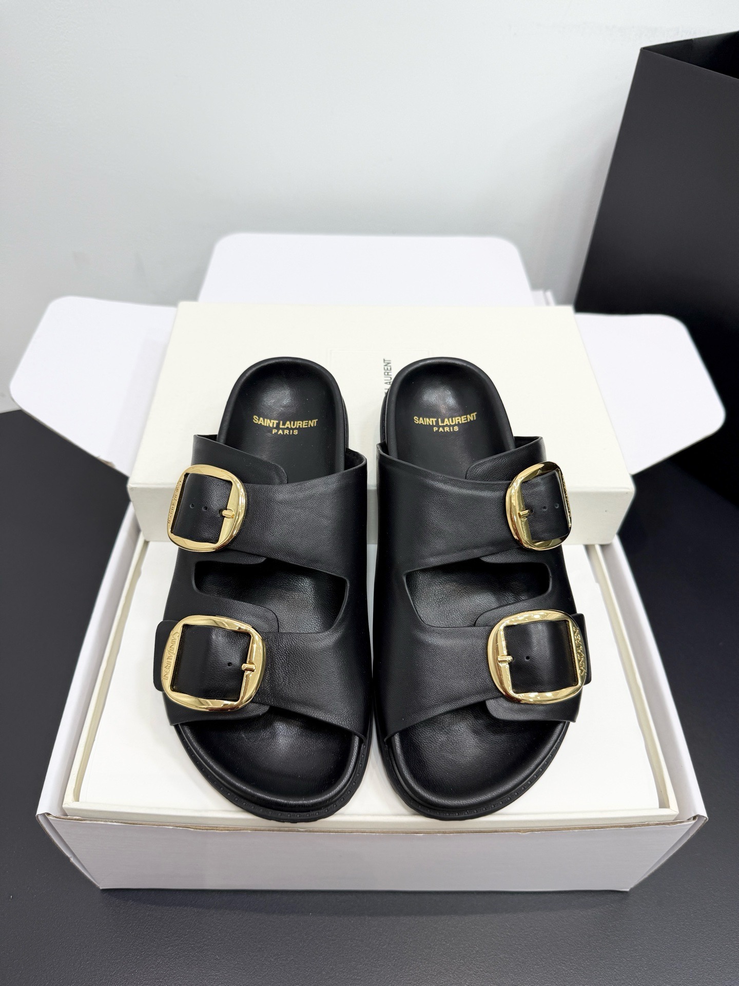 Шлепанцы женские в стиле Saint Laurent Double Buckle черного цвета