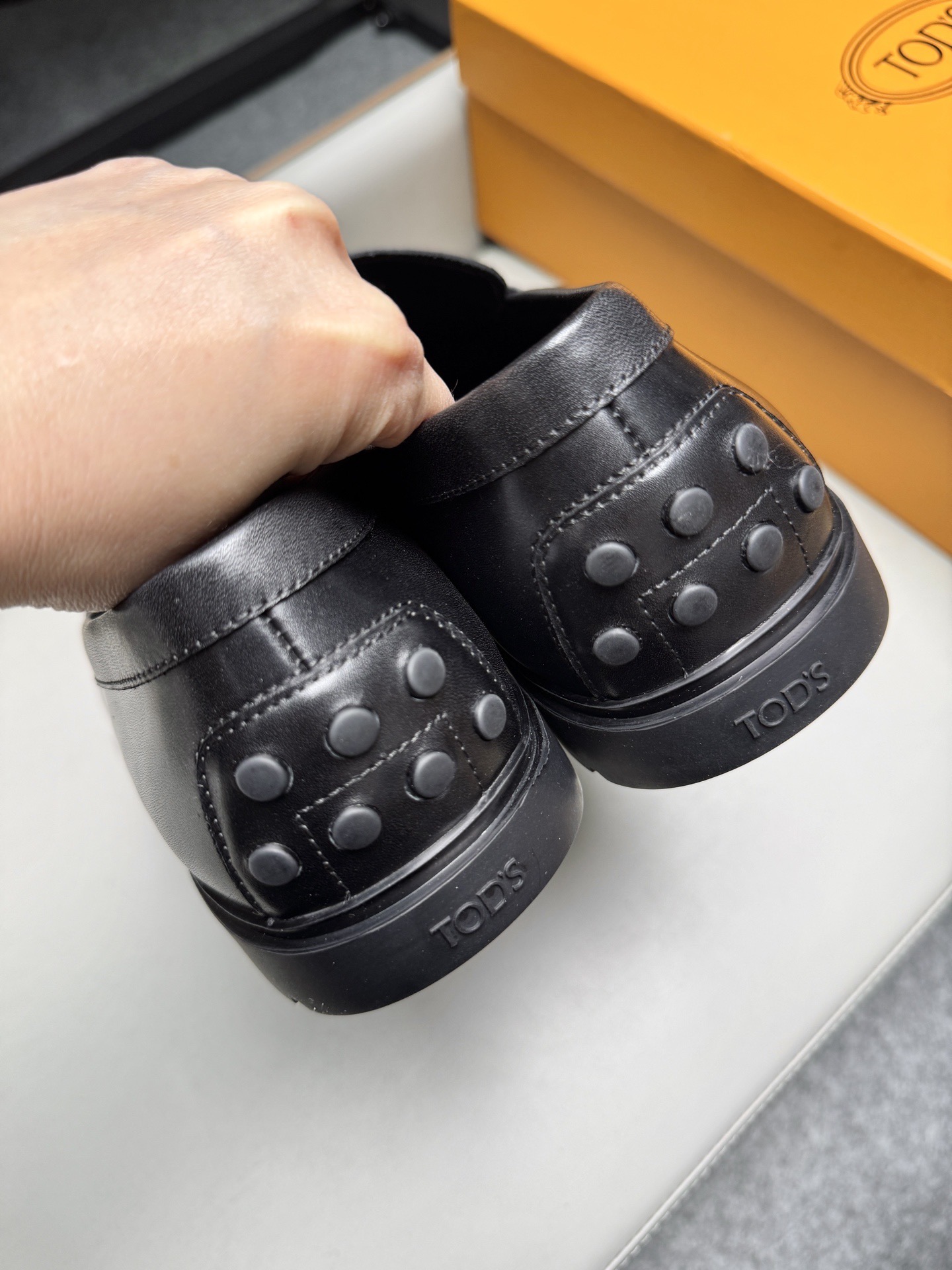 Лоферы мужские в стиле Tod’s чёрного цвета