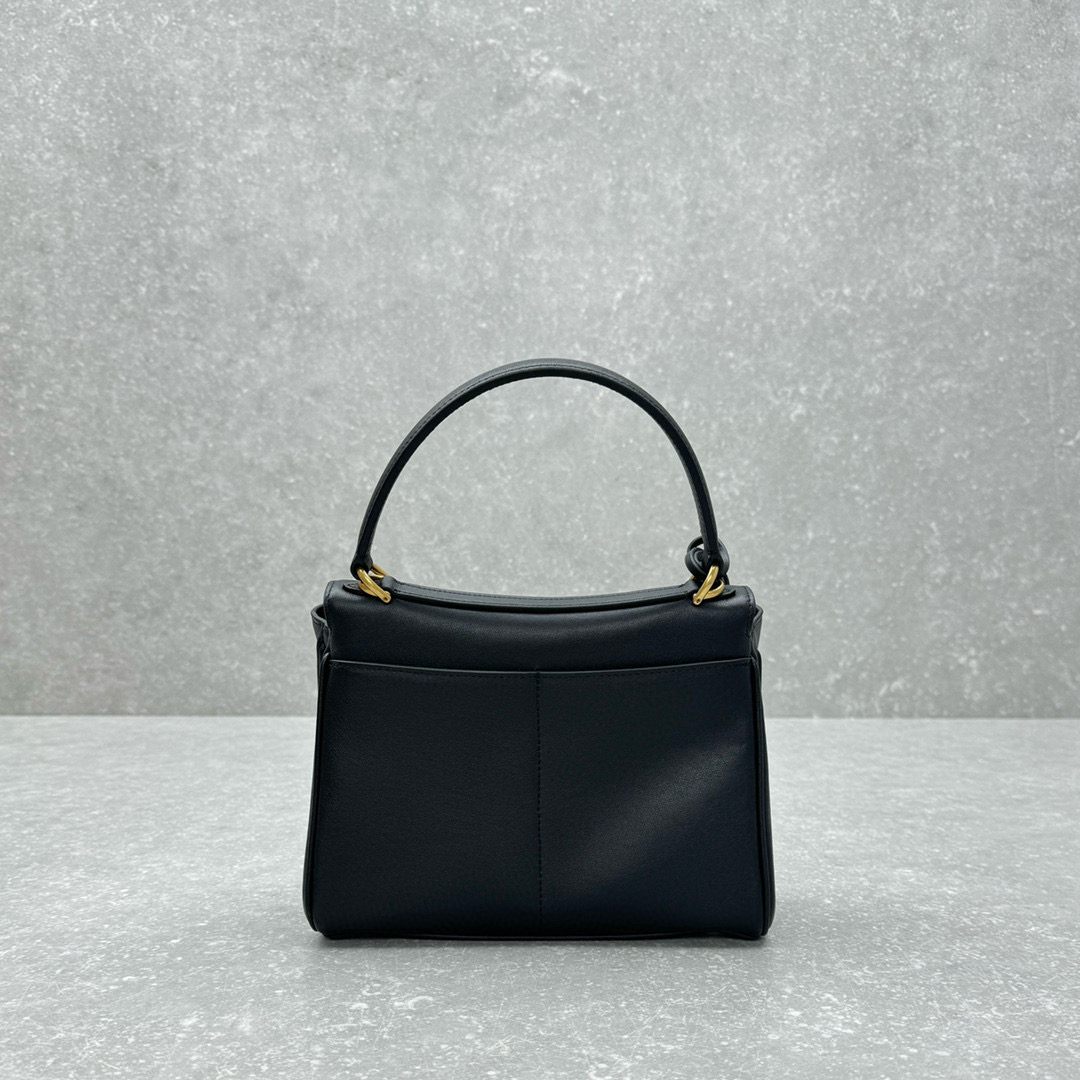 Сумка женская Balenciaga Rodeo Mini чёрного цвета с золотистой фурнитурой
