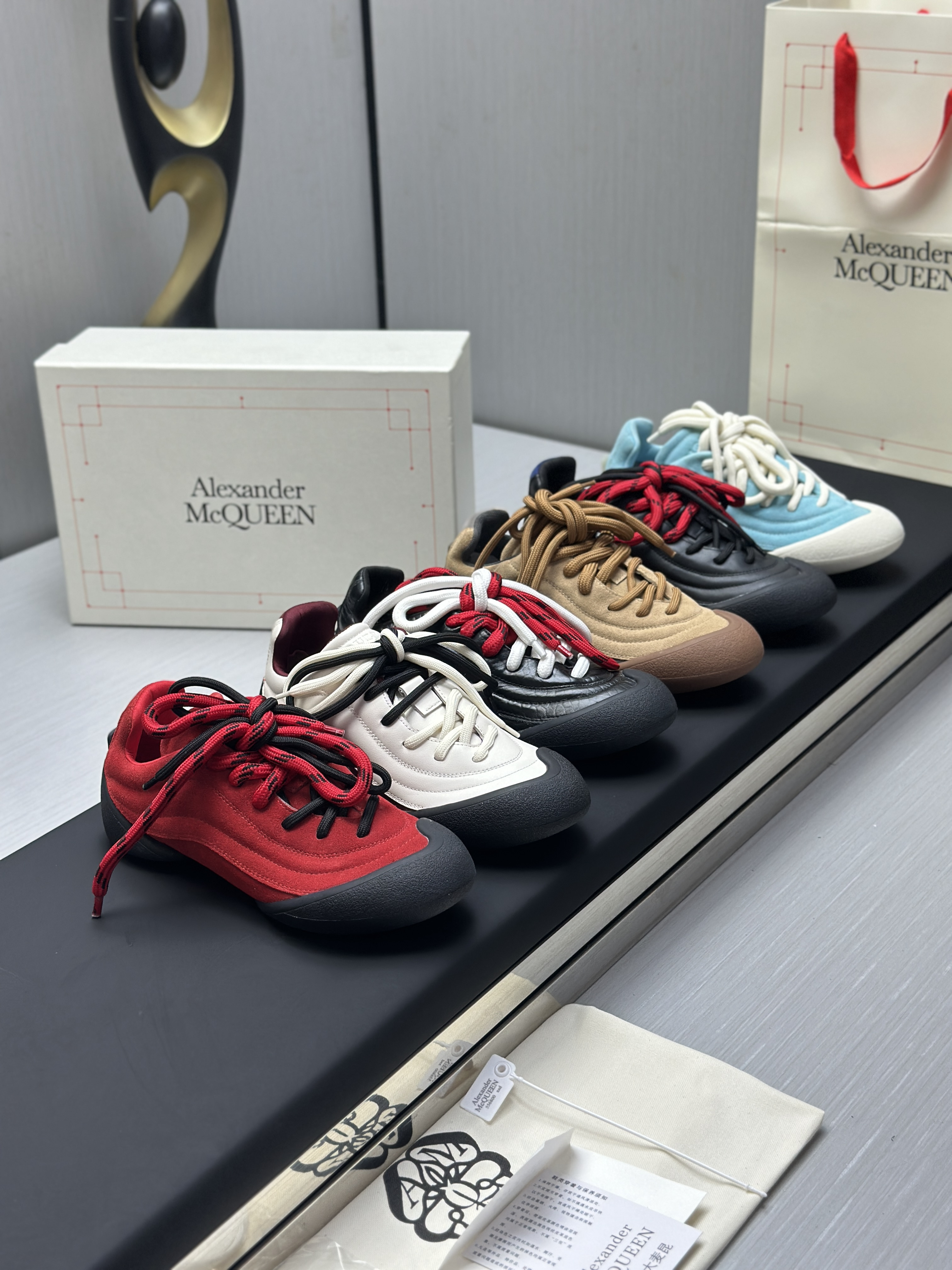 Кроссовки в стиле Alexander McQueen Flexion красного цвета