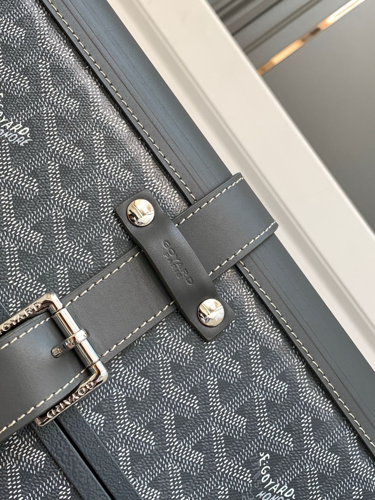Чемодан Goyard Bourget PM серого цвета