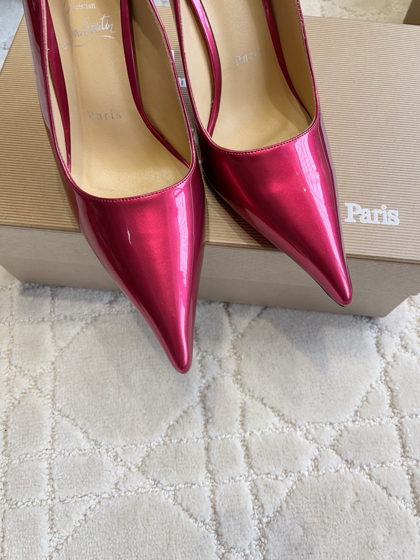 Туфли женские в стиле Christian Louboutin So Kate цвета фуксии