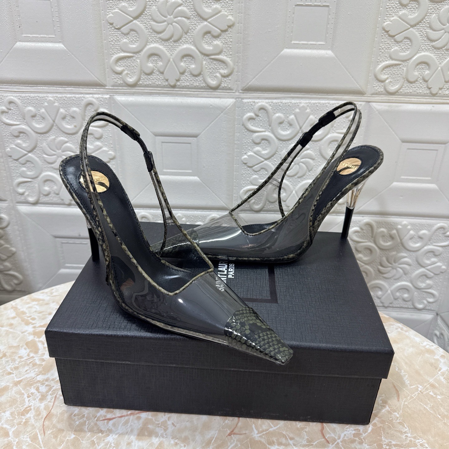 Туфли женские Saint Laurent Jema чёрного цвета