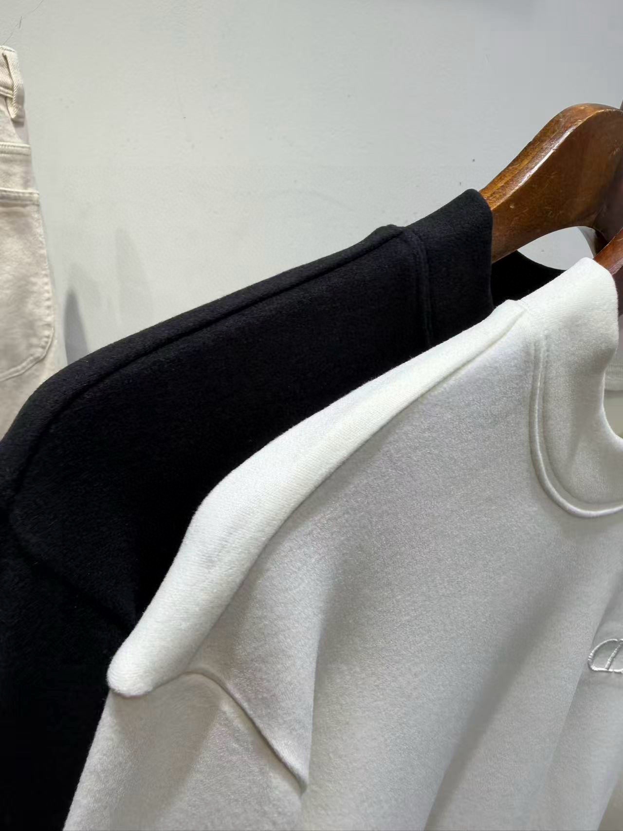 Лонгслив мужской в стиле Dior из смесового хлопка чёрного цвета с утепляющей основой