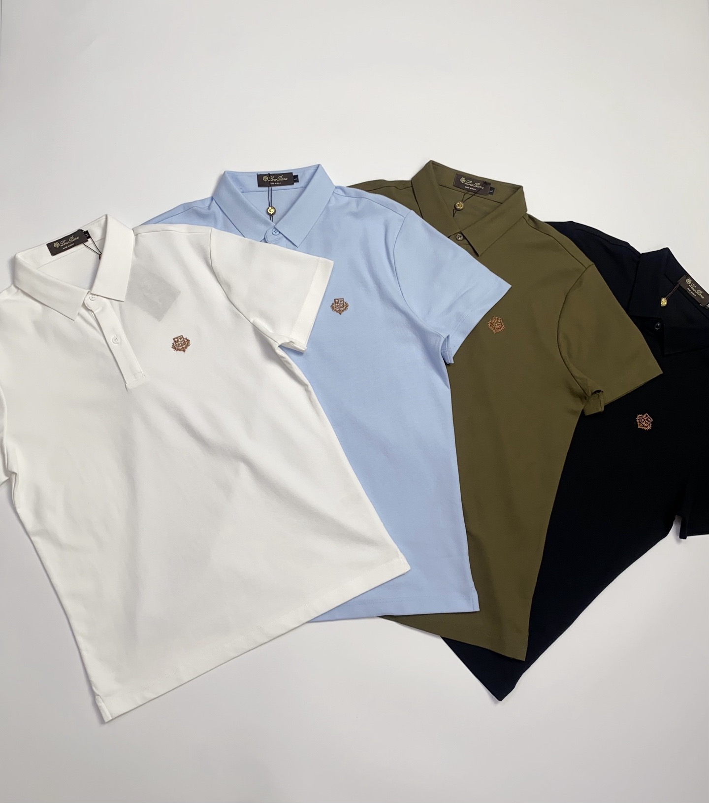 Поло мужское в стиле Loro Piana из хлопка с вышитым логотипом