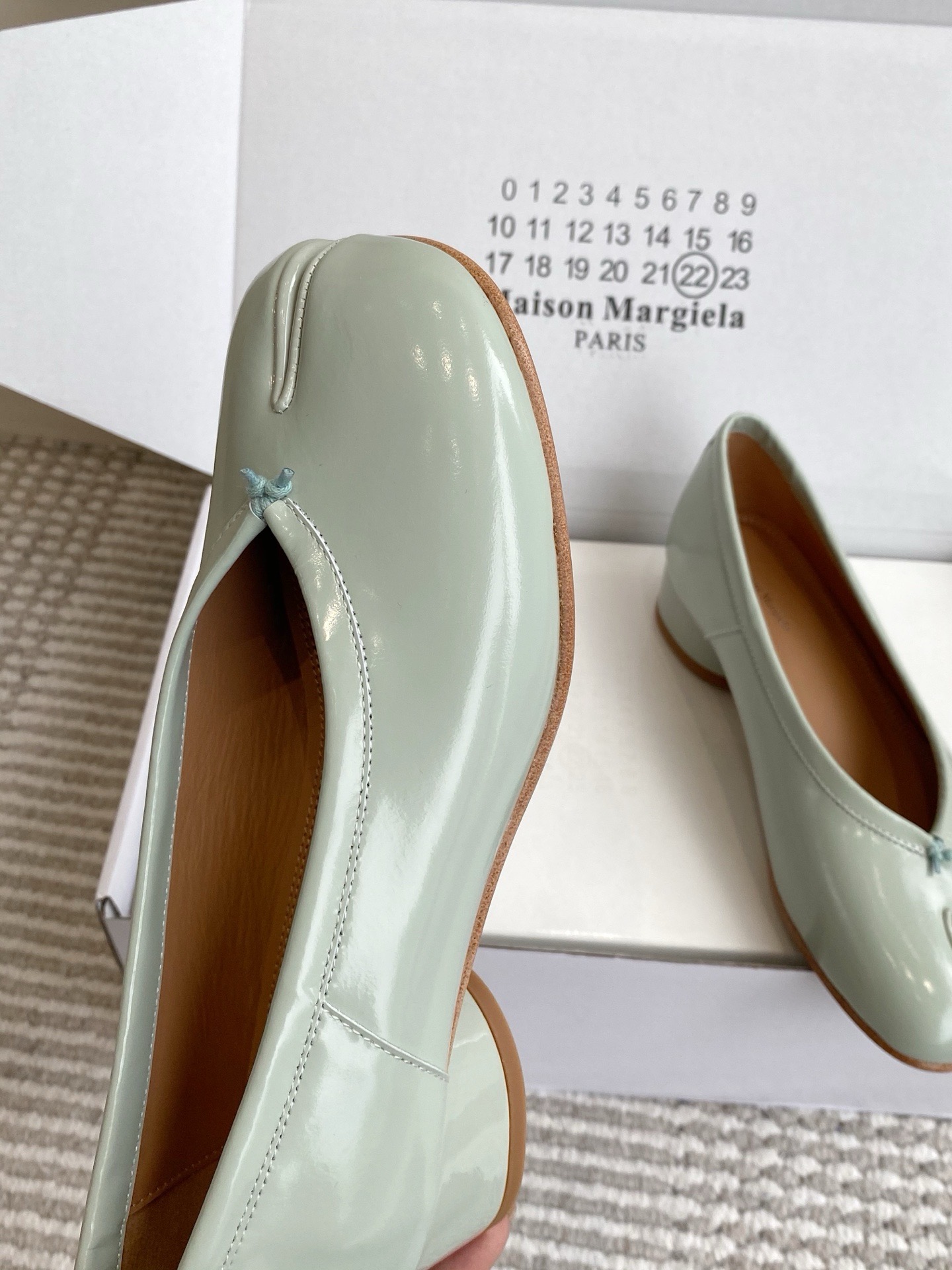 Туфли Мэри Джейн женские Maison Margiela Tabi мятного цвета