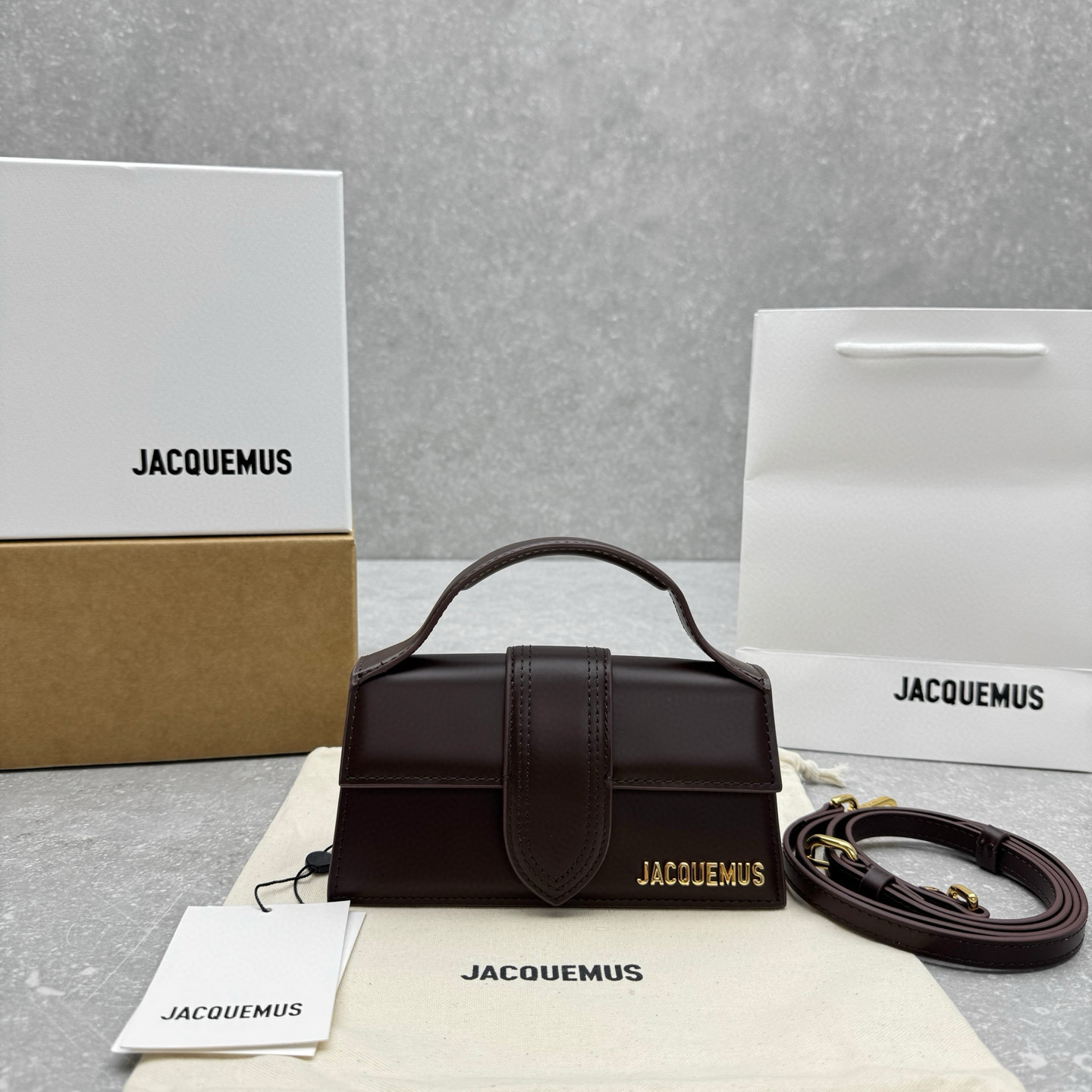 Сумка женская Jacquemus Bambino мини из лакированной кожи шоколадного  цвета