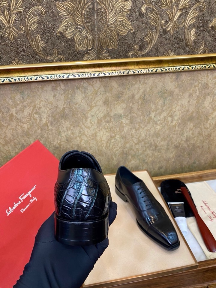 Туфли мужские в стиле Salvatore Ferragamo черного цвета