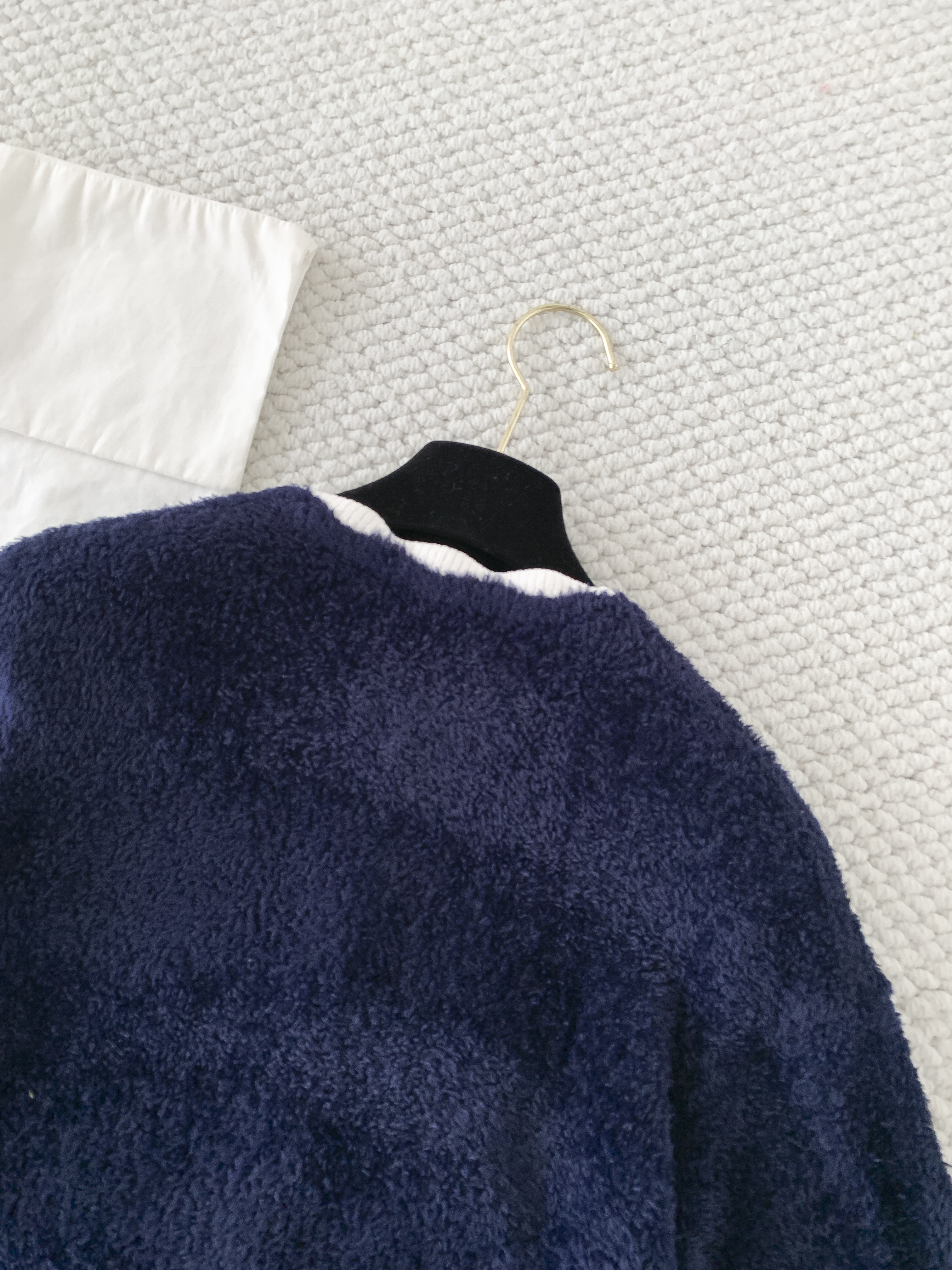 Кардиган женский в стиле Chanel тёмно-синего цвета с контрастной отделкой