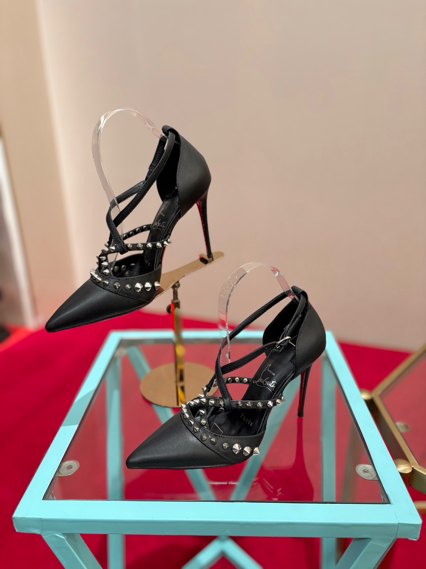 Туфли женские Christian Louboutin So Kate черного цвета
