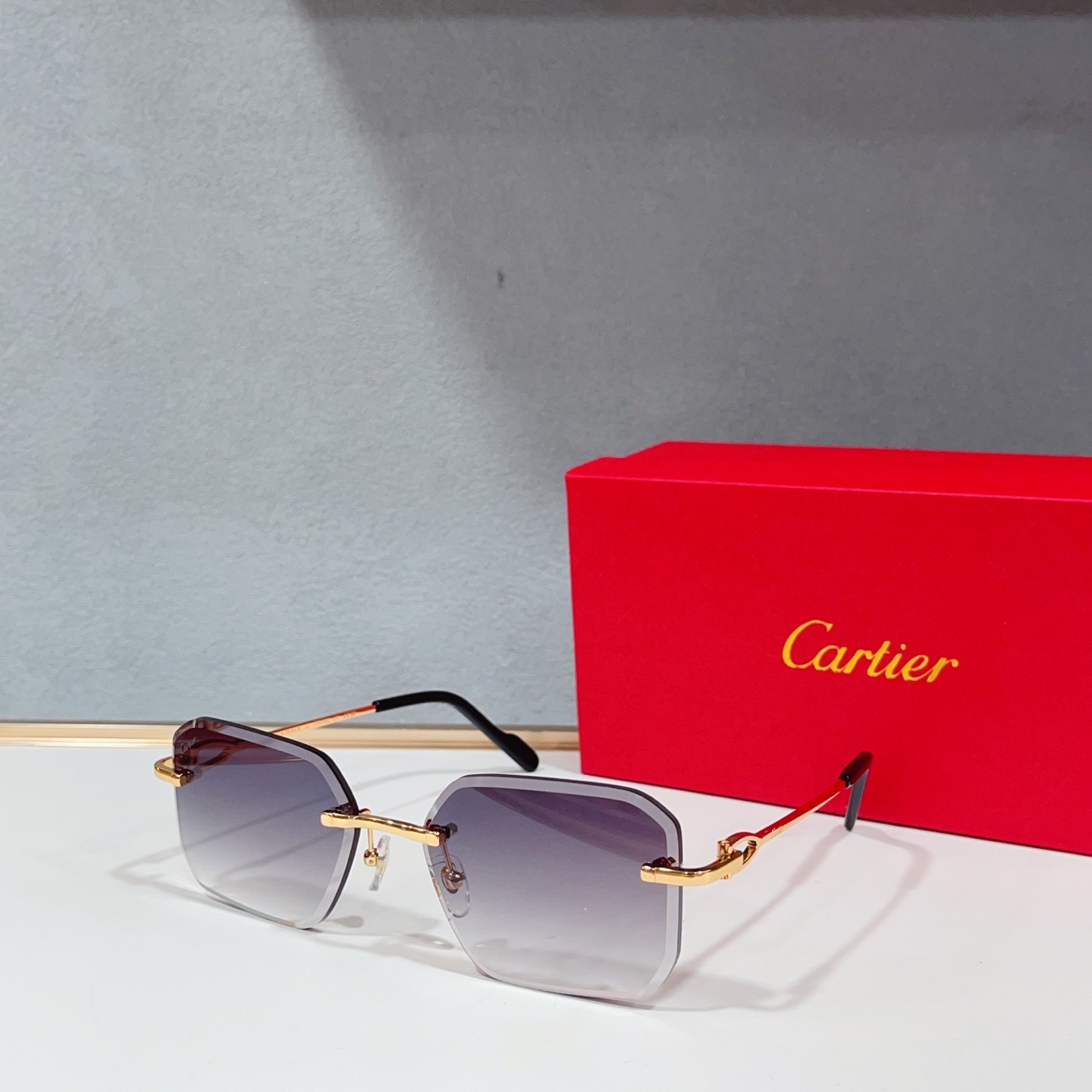 Очки солнцезащитные женские в стиле Cartier