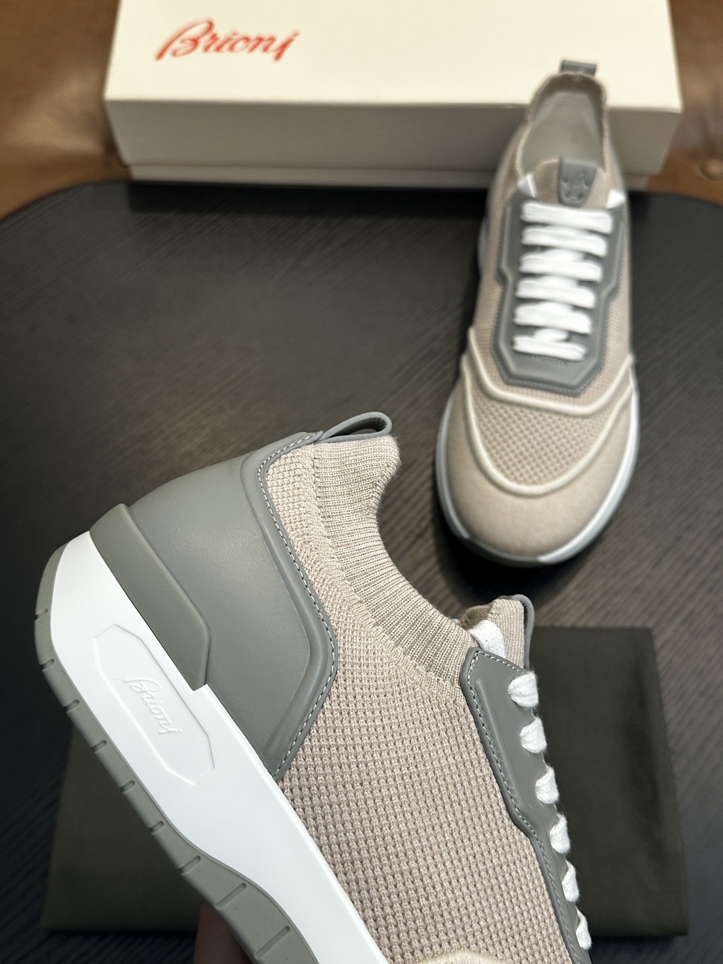 Кроссовки мужские в стиле Brioni бежево-серого цвета