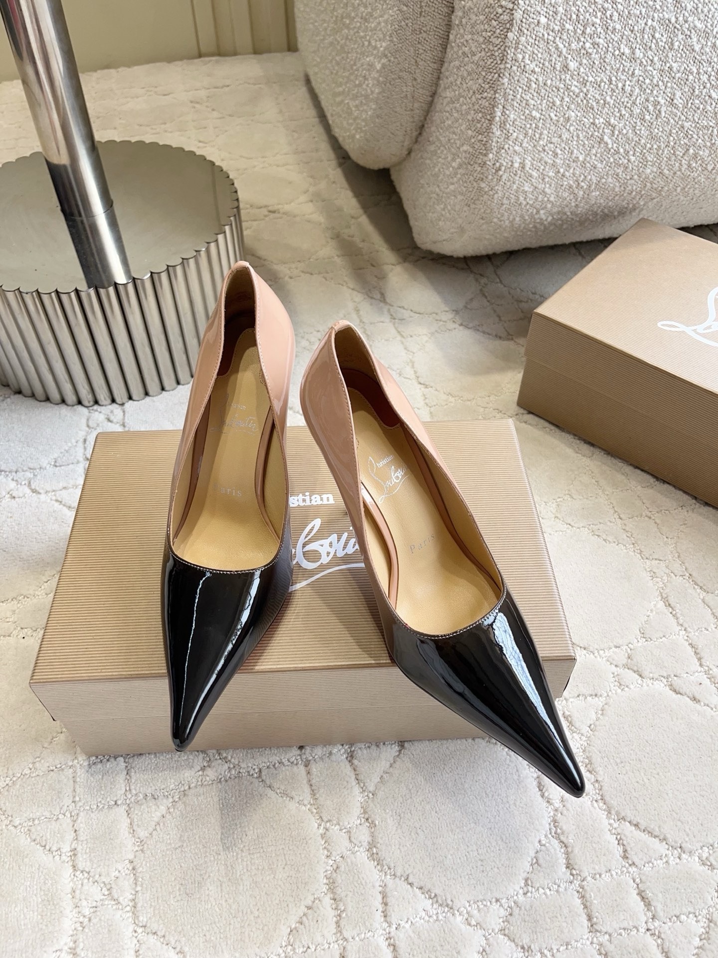 Туфли женские в стиле Christian Louboutin So Kate бежево-черного цвета