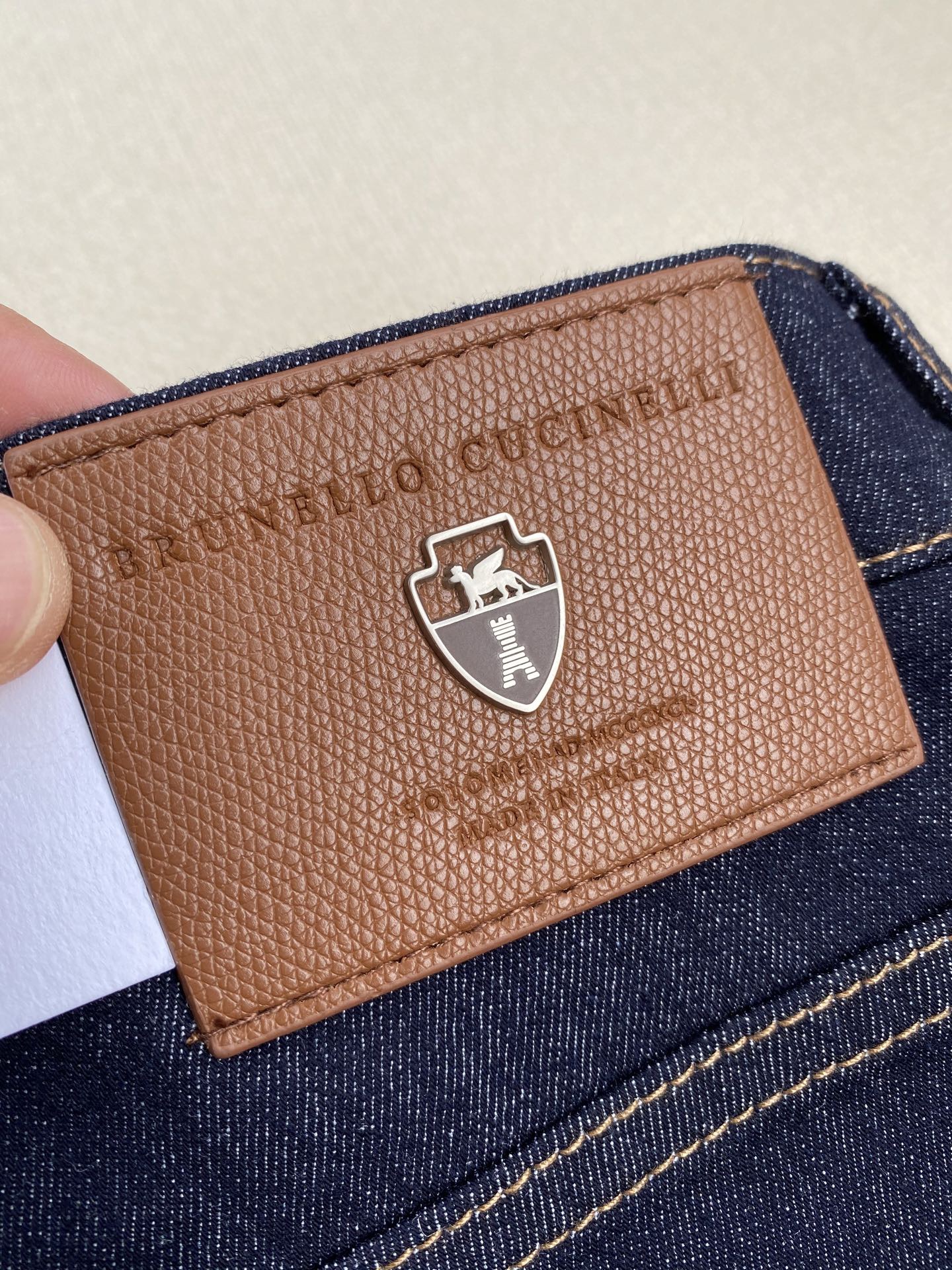 Джинсы мужские в стиле Brunello Cucinelli темно-синего цвета классического кроя