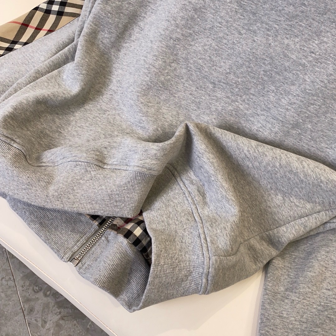 Худи унисекс в стиле Burberry серого цвета с капюшоном и клетчатой отделкой