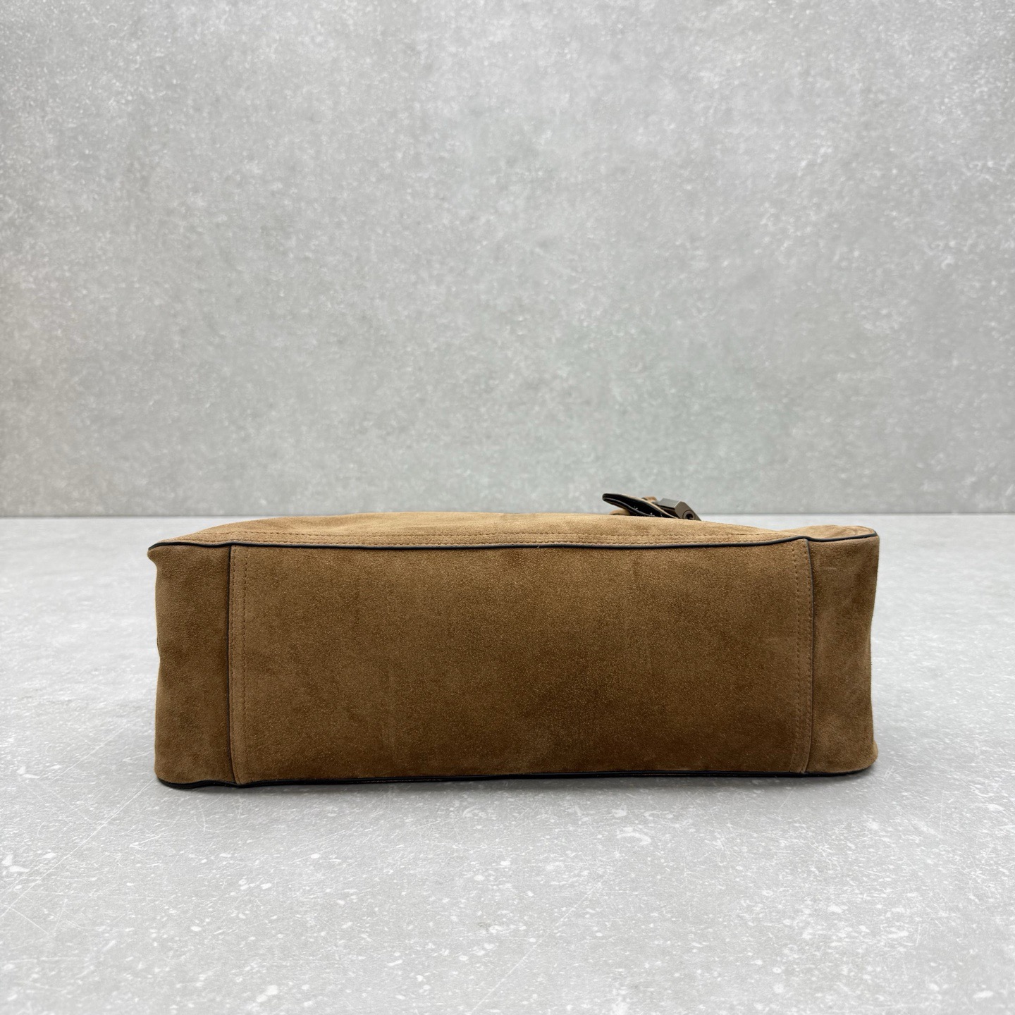 Сумка женская в стиле Miu Miu Vivant из натуральной замши коричневого цвета