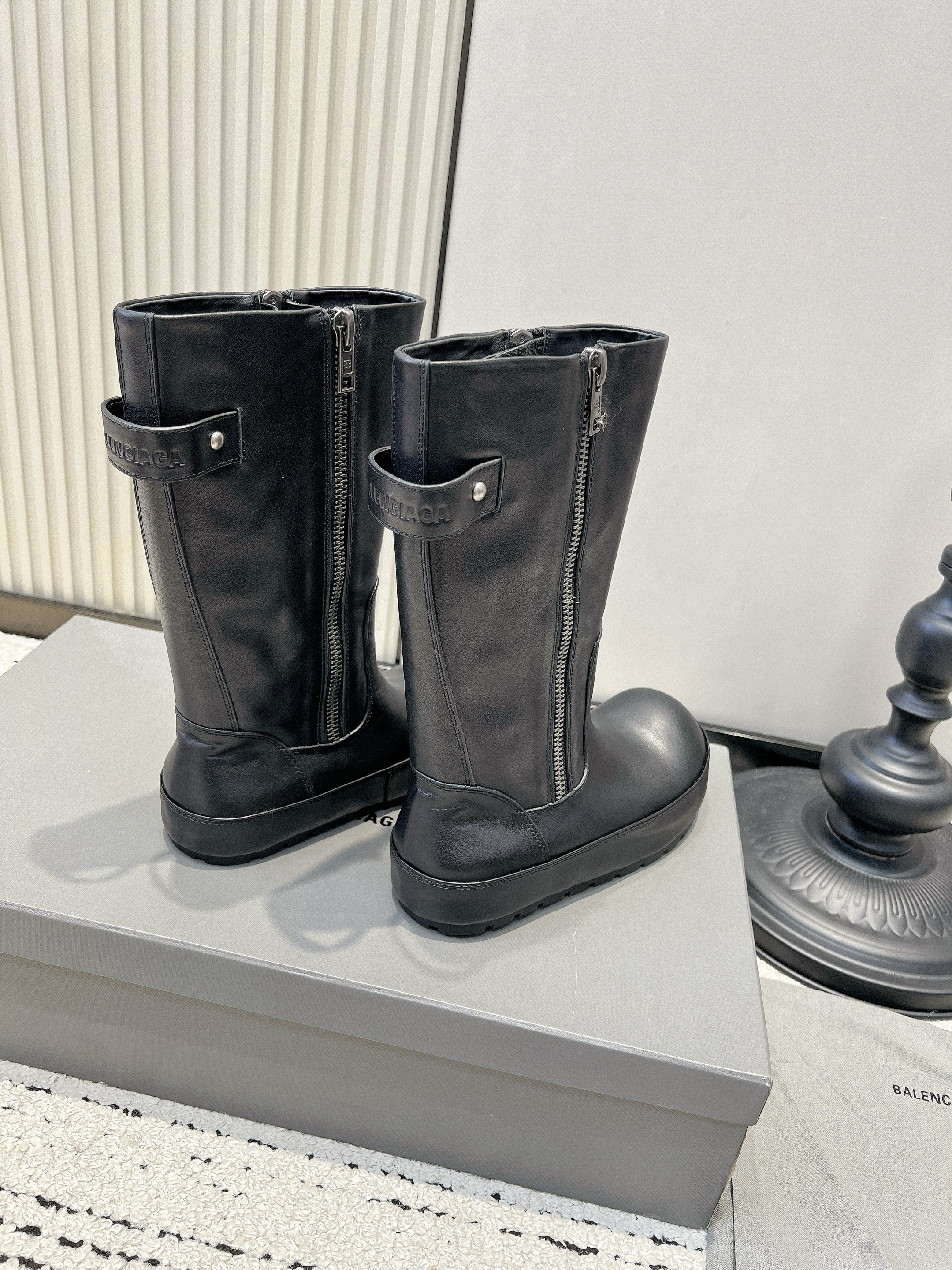 Сапоги женские Balenciaga чёрного цвета