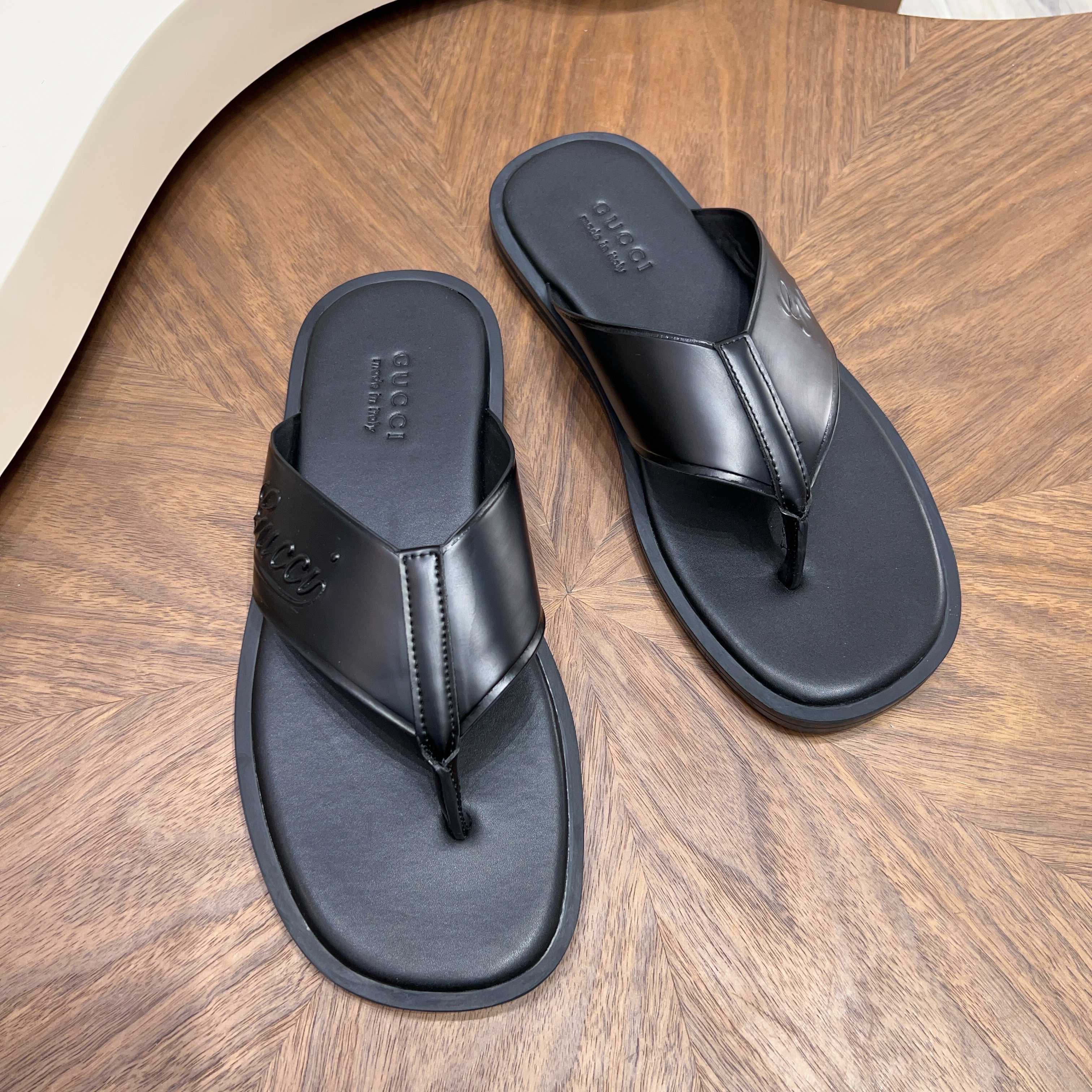 Шлёпанцы мужские в стиле Gucci черного цвета