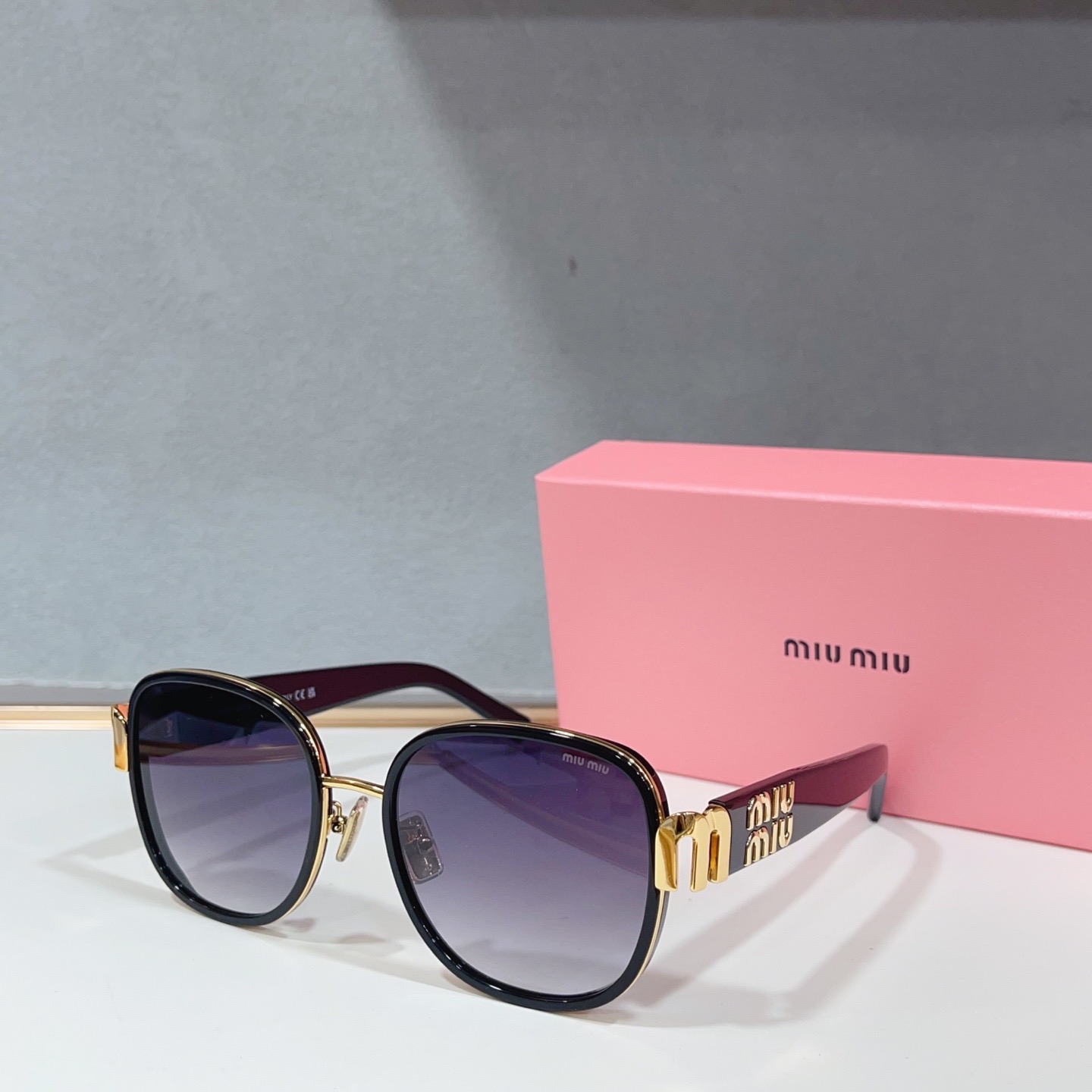 Очки солнцезащитные женские в стиле Miu Miu