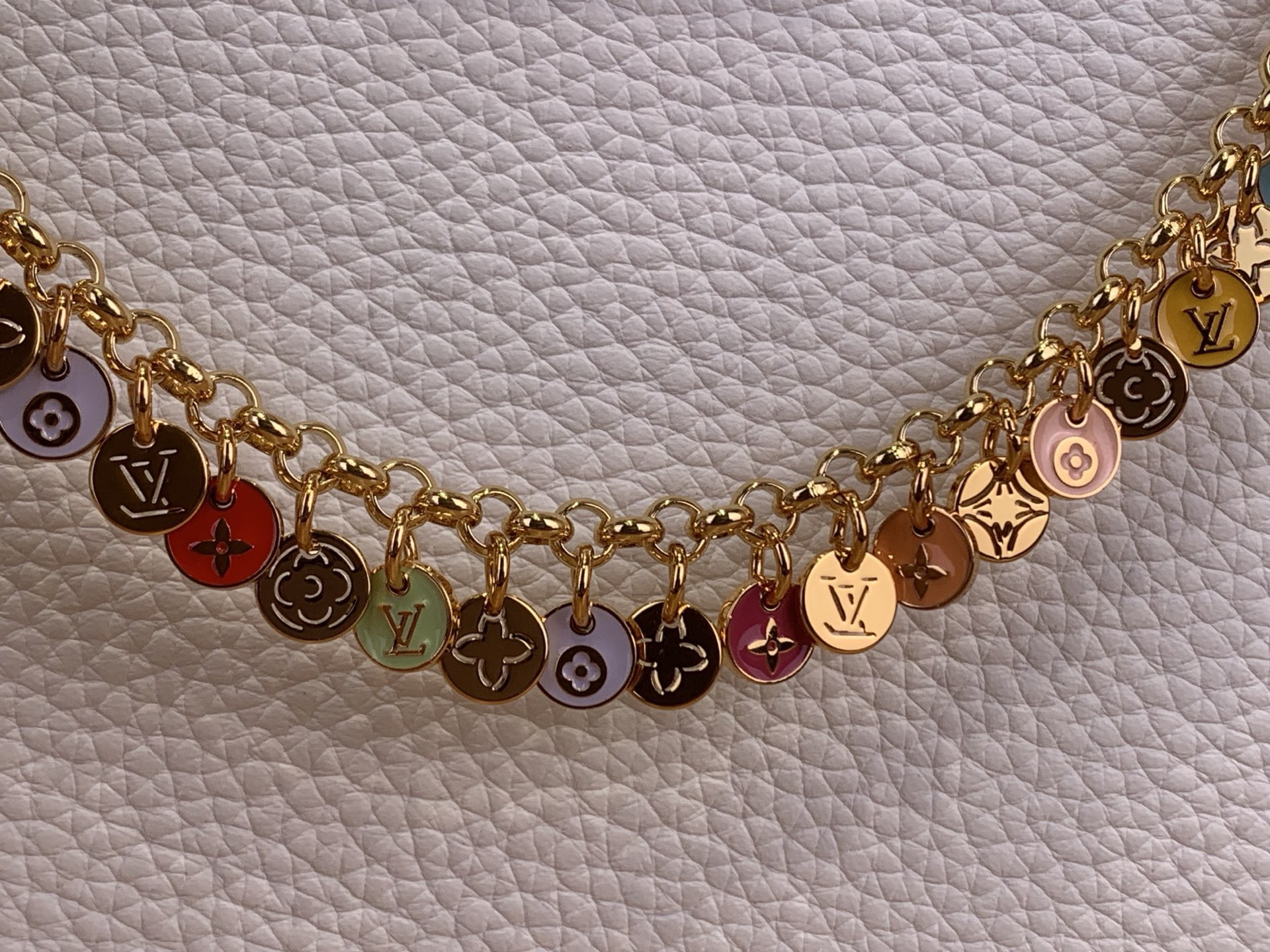 Сумка женская в стиле Louis Vuitton Capucines BB Confetti с декоративной цепочкой