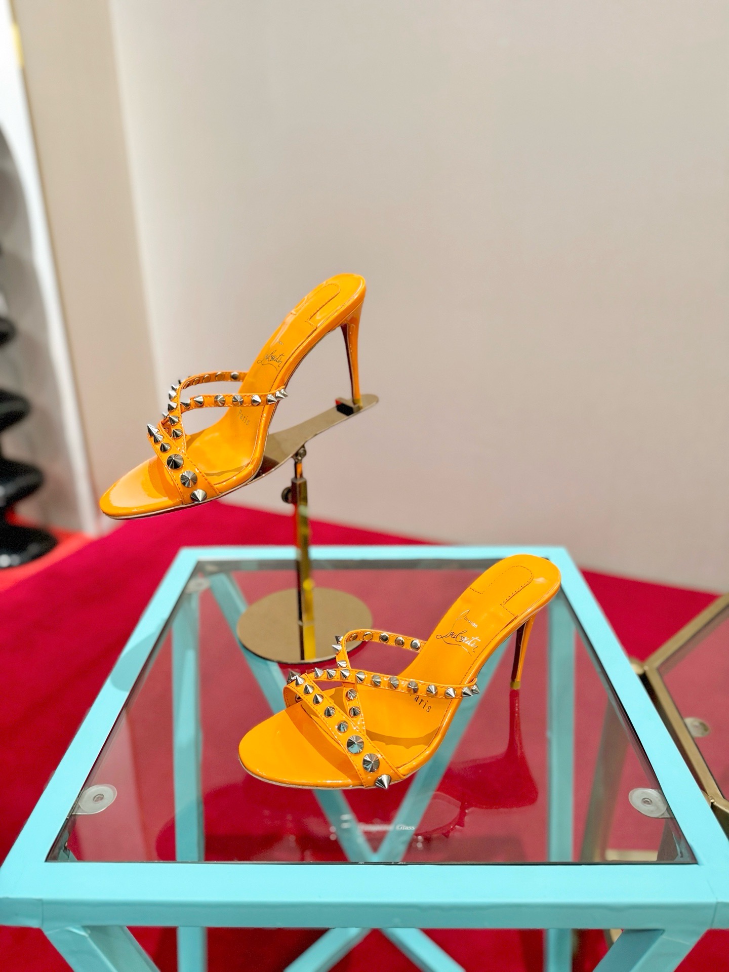 Мюли женские в стиле Christian Louboutin So Kate оранжевого цвета