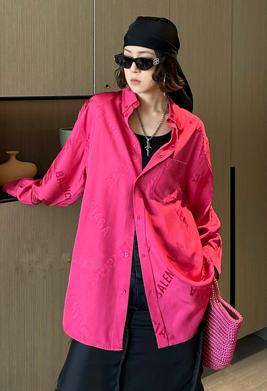 Рубашка женская в стиле Balenciaga Logomania из шёлковой жаккардовой ткани розового цвета