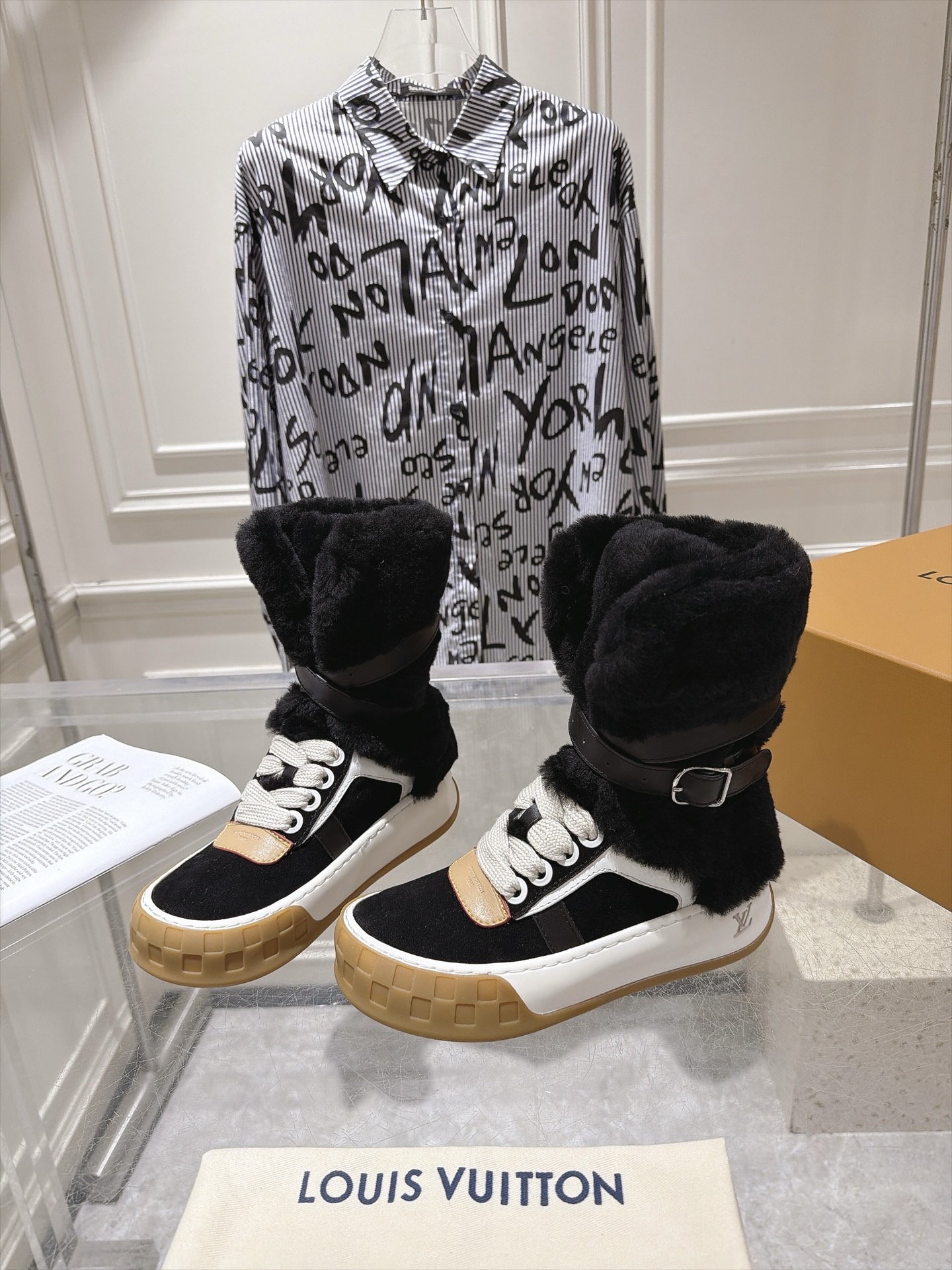 Ботинки Louis Vuitton LV Cloud Lace-Up Ankle Boot Sneaker черного цвета