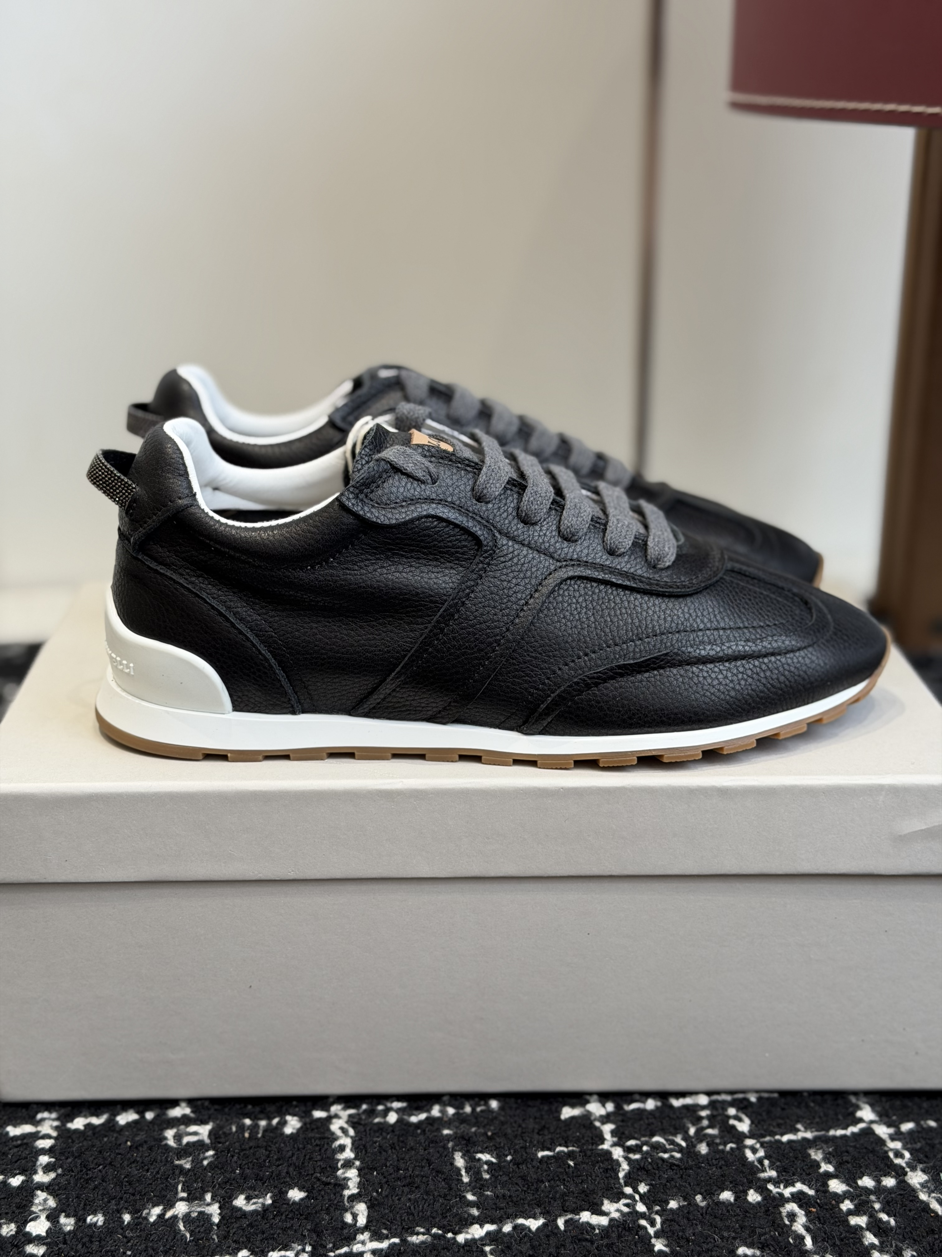 Кроссовки женские в стиле Brunello Cucinelli черного цвета