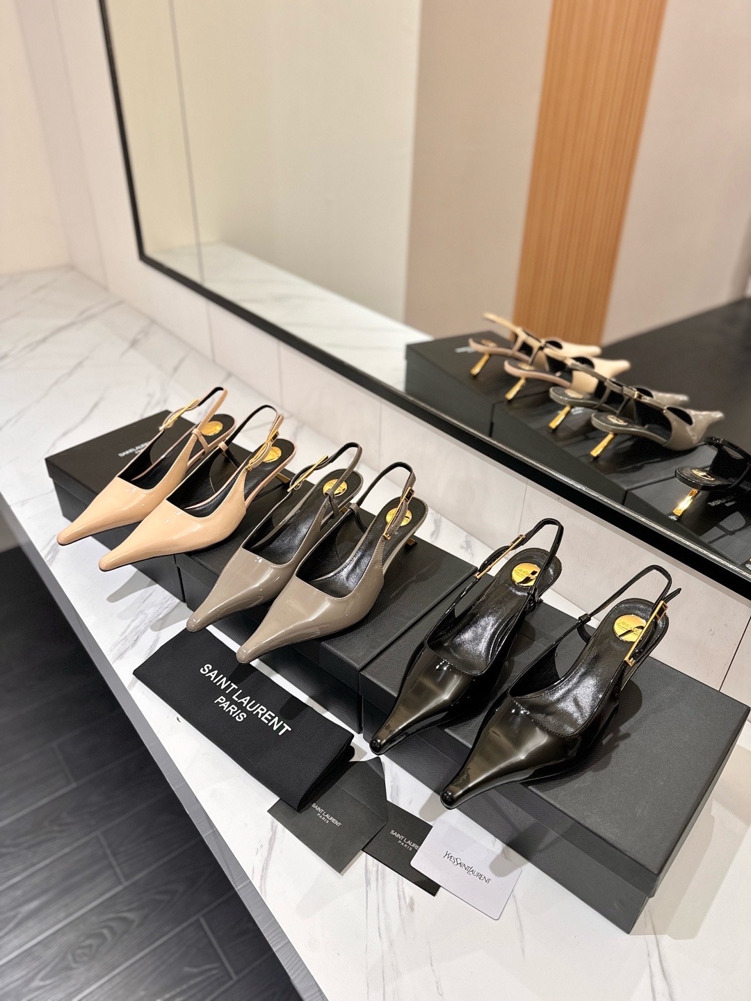 Босоножки женские Saint Laurent YSL бежевого цвета