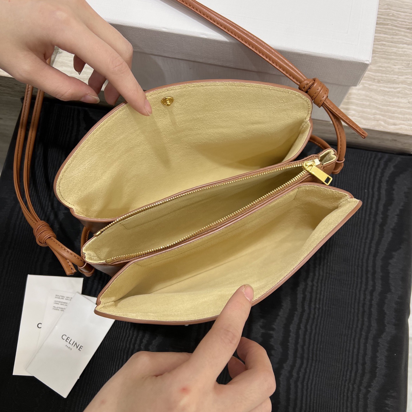 Сумка женская в стиле Celine Trio Flap карамельного цвета