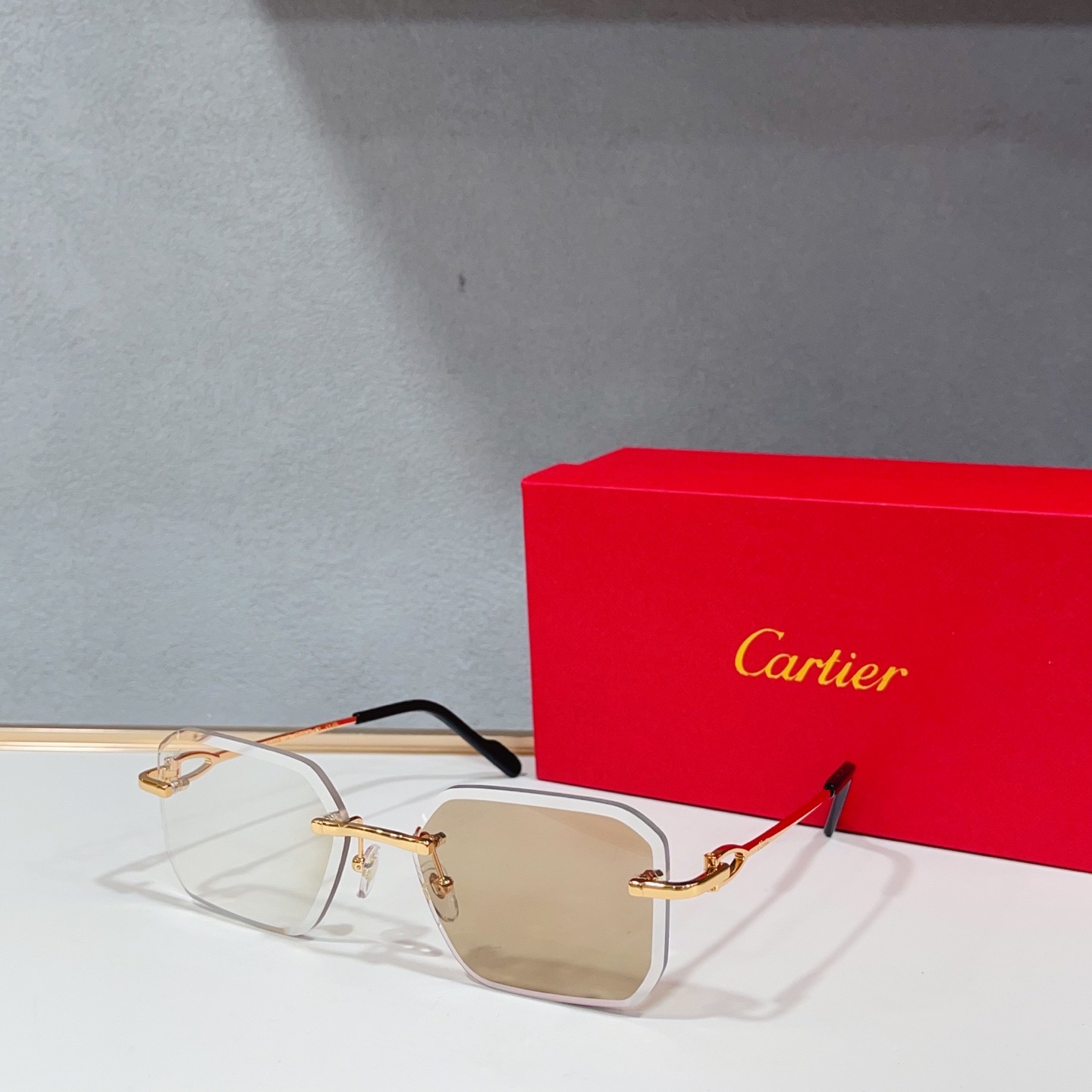 Очки солнцезащитные женские в стиле Cartier