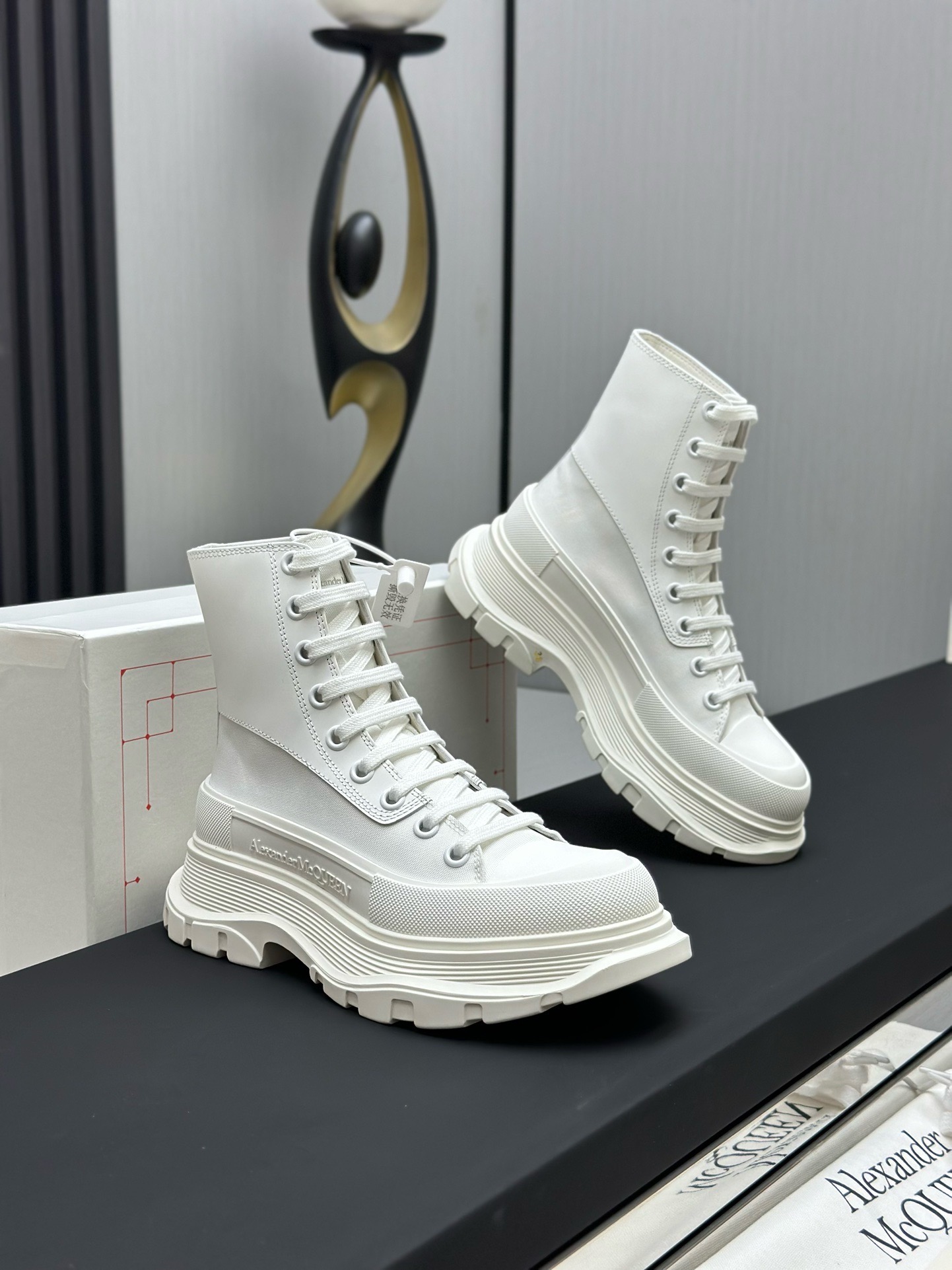 Кеды в стиле Alexander McQueen белого цвета