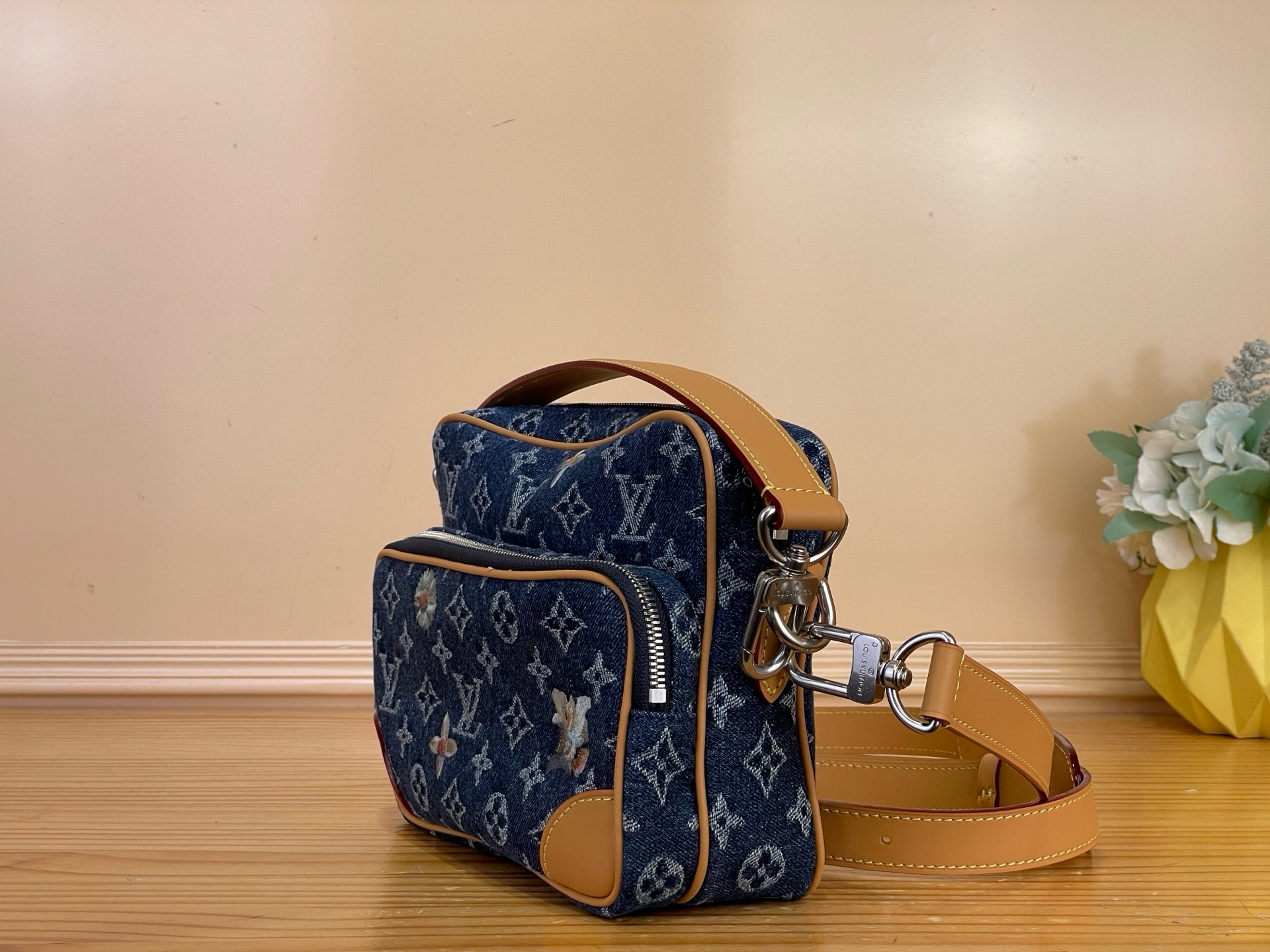 Сумка мужская Louis Vuitton Nil  синего цвета