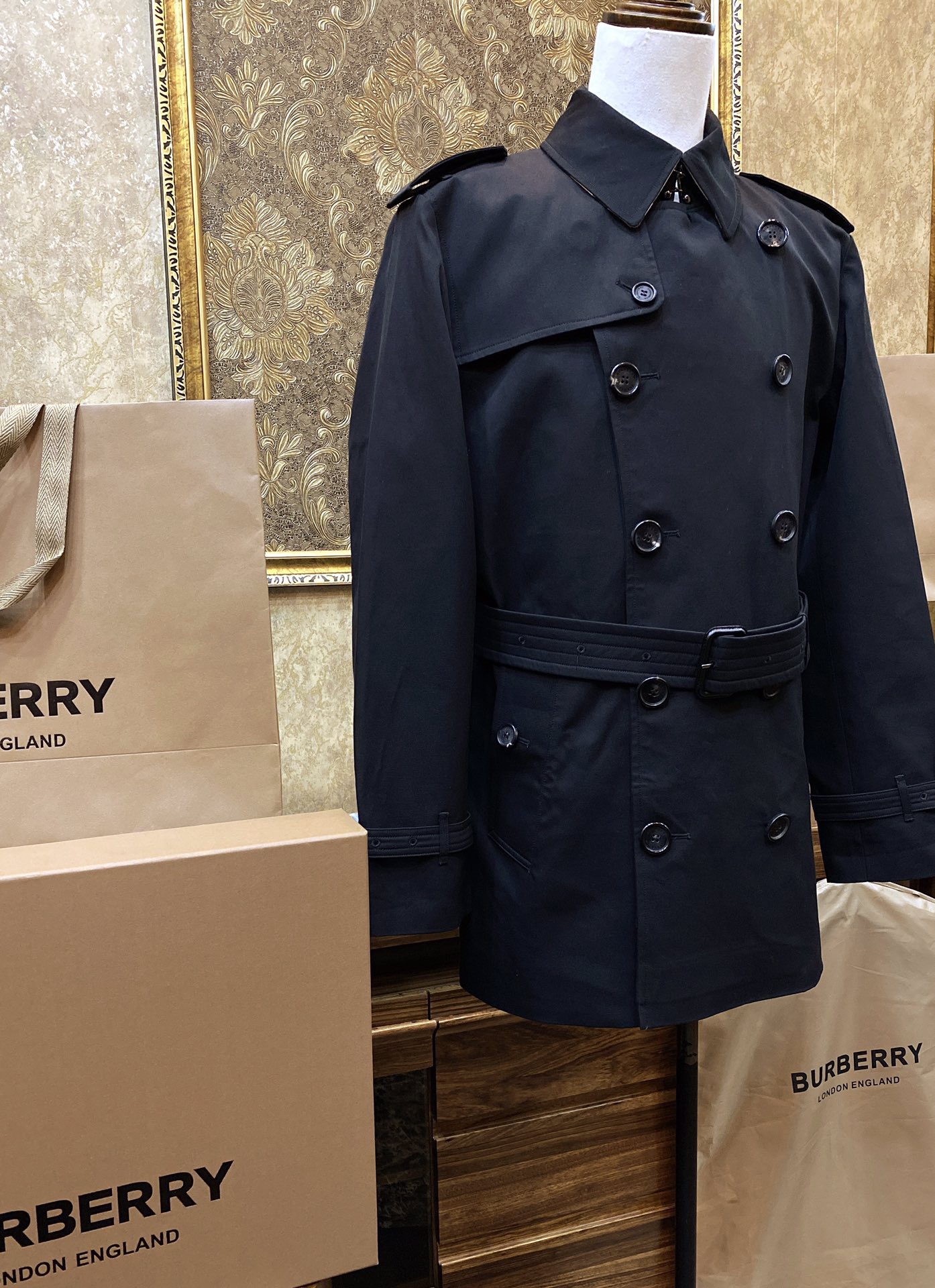 Тренч мужской в стиле Burberry укороченный чёрного и тёмно-синего цвета