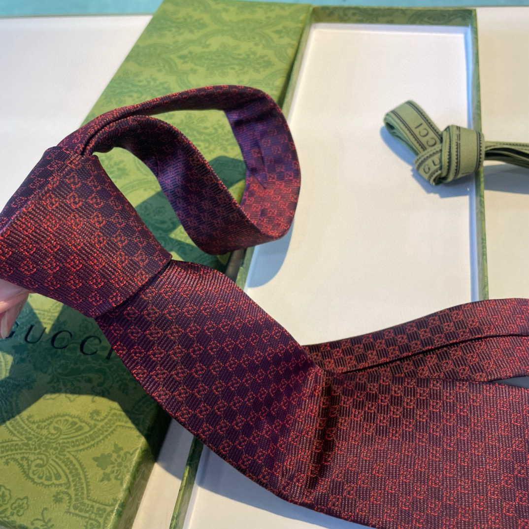 Галстук мужской в стиле Gucci из бордового цвета с жаккардовым узором GG