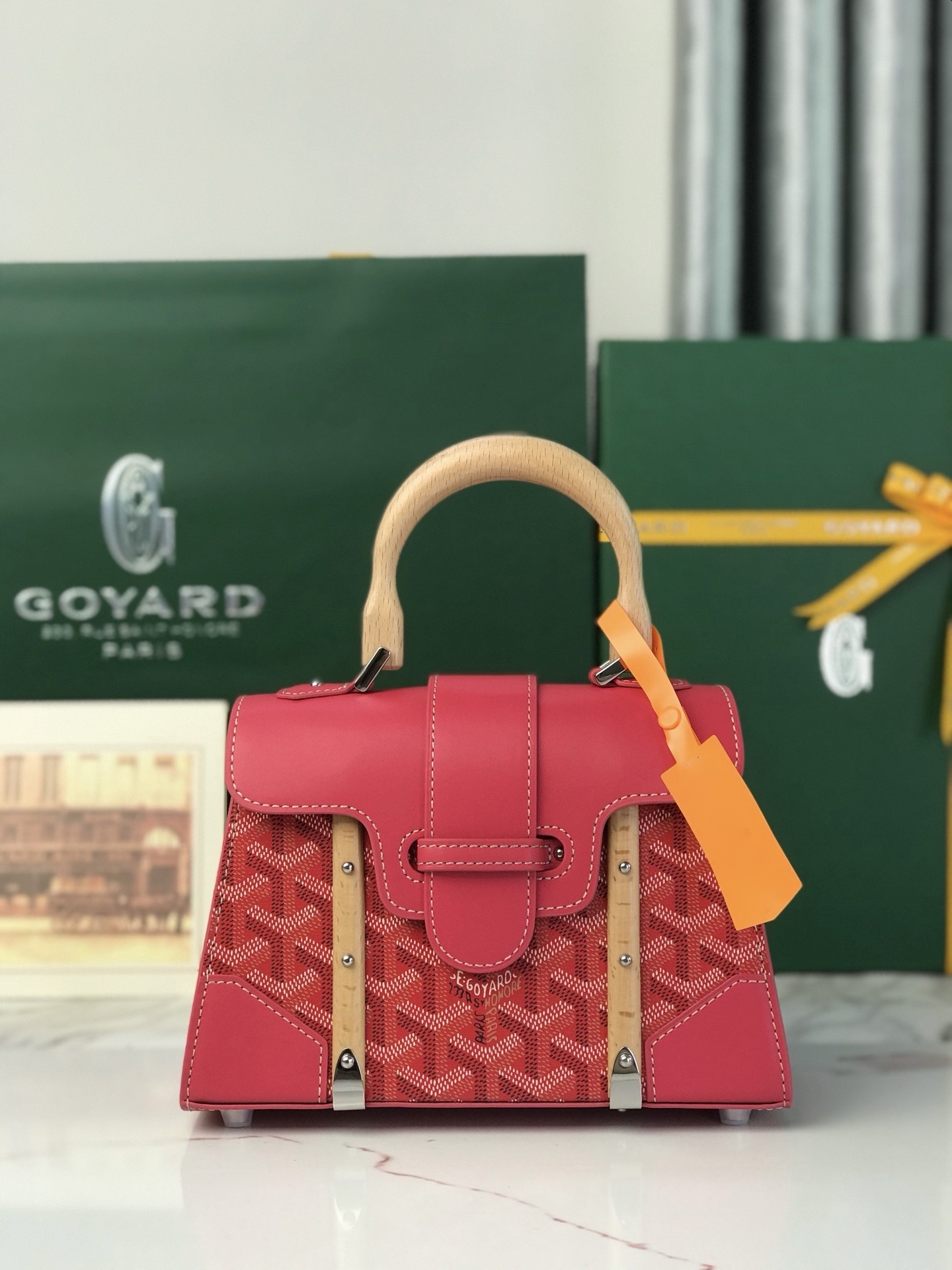 Сумка женская Goyard Saïgon Nano малинового цвета