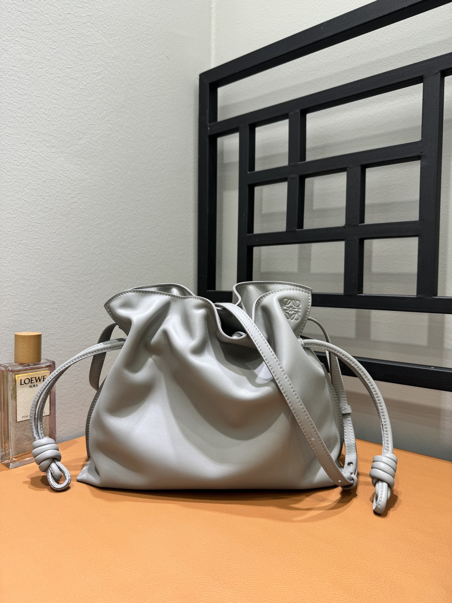 Сумка женская в стиле Loewe Flamenco серого цвета