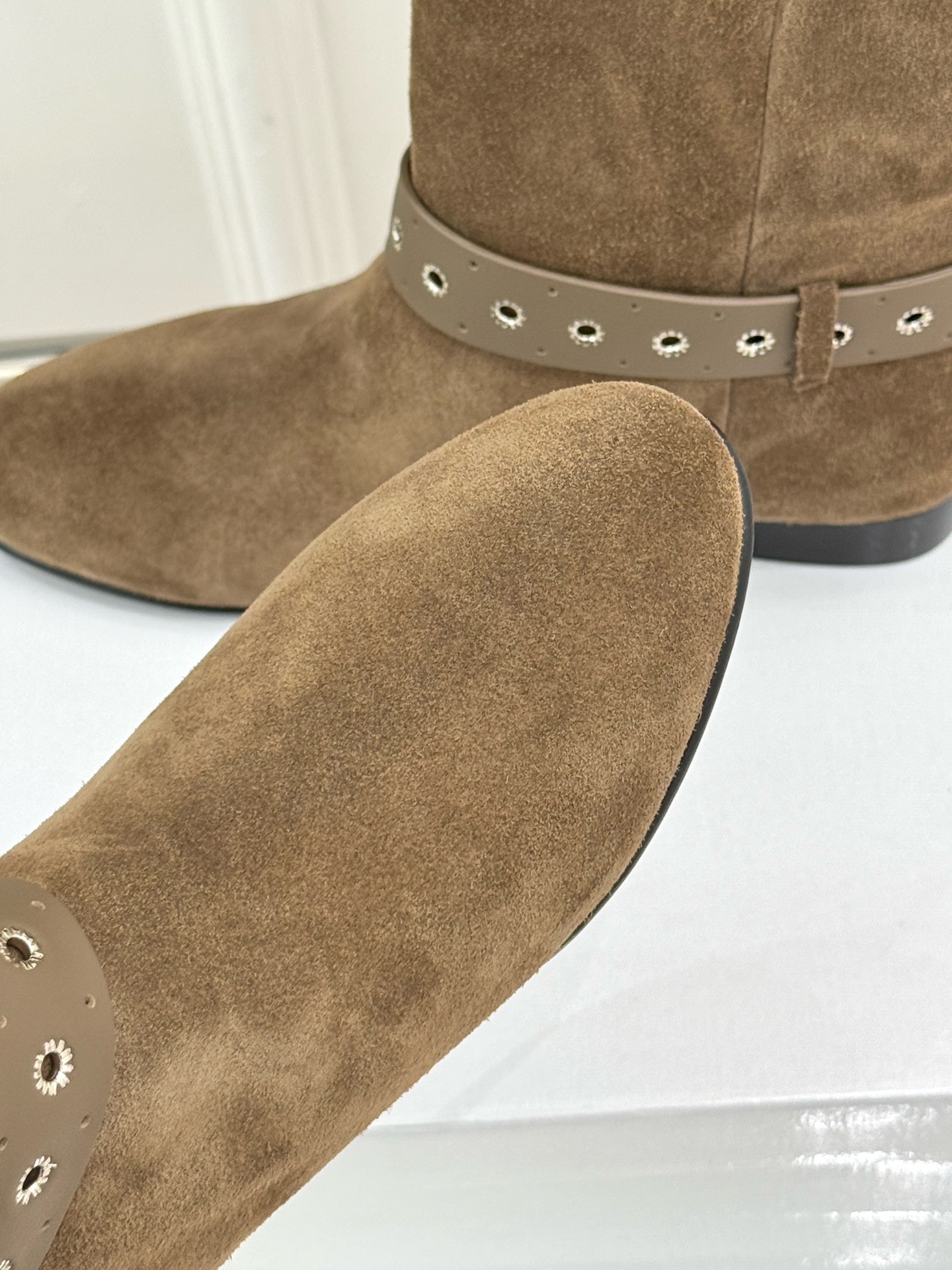 Ботильоны женские Isabel Marant Darner Buckle Boots бежевого цвета